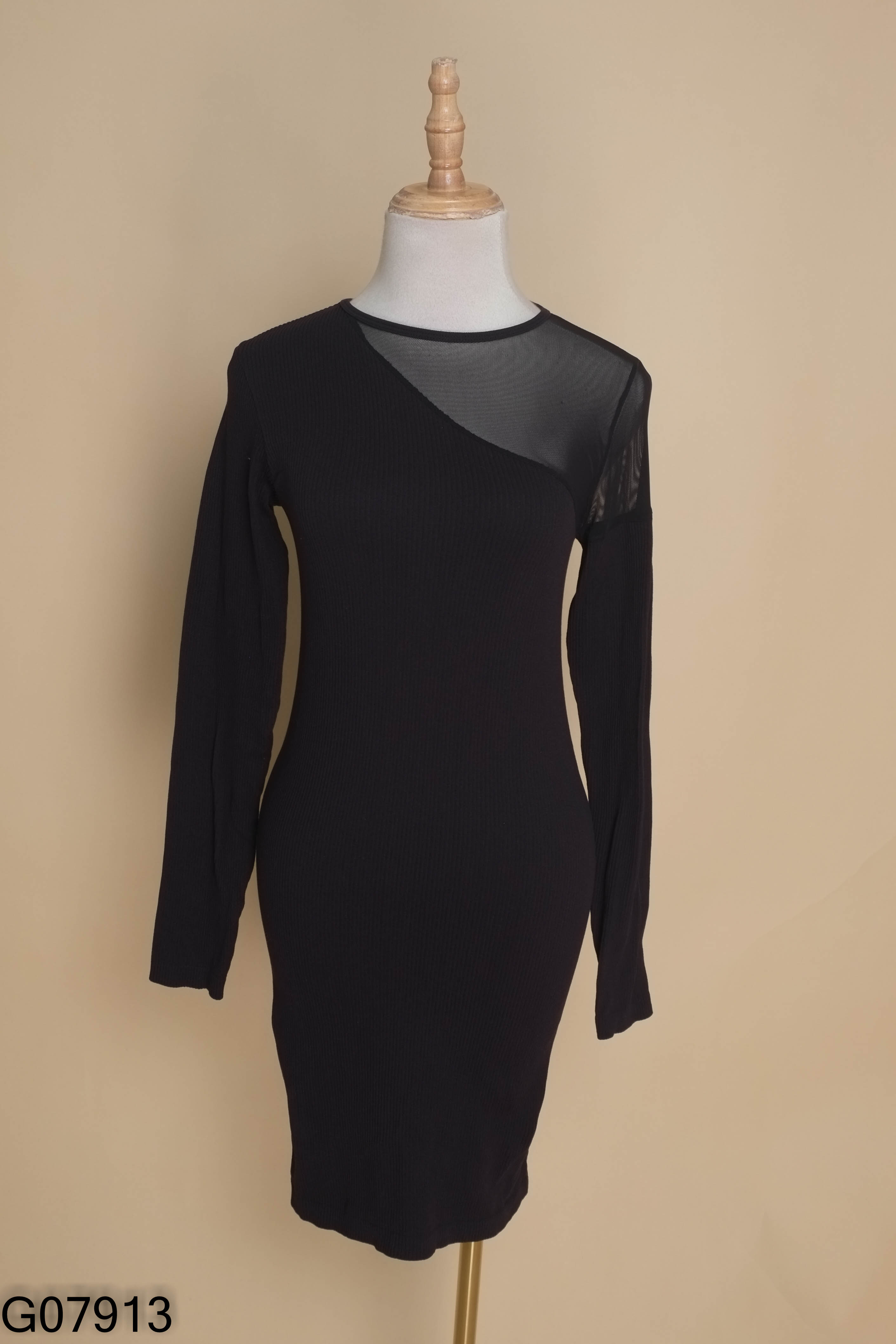 Váy đen ZARA phối lưới (cắt tag)