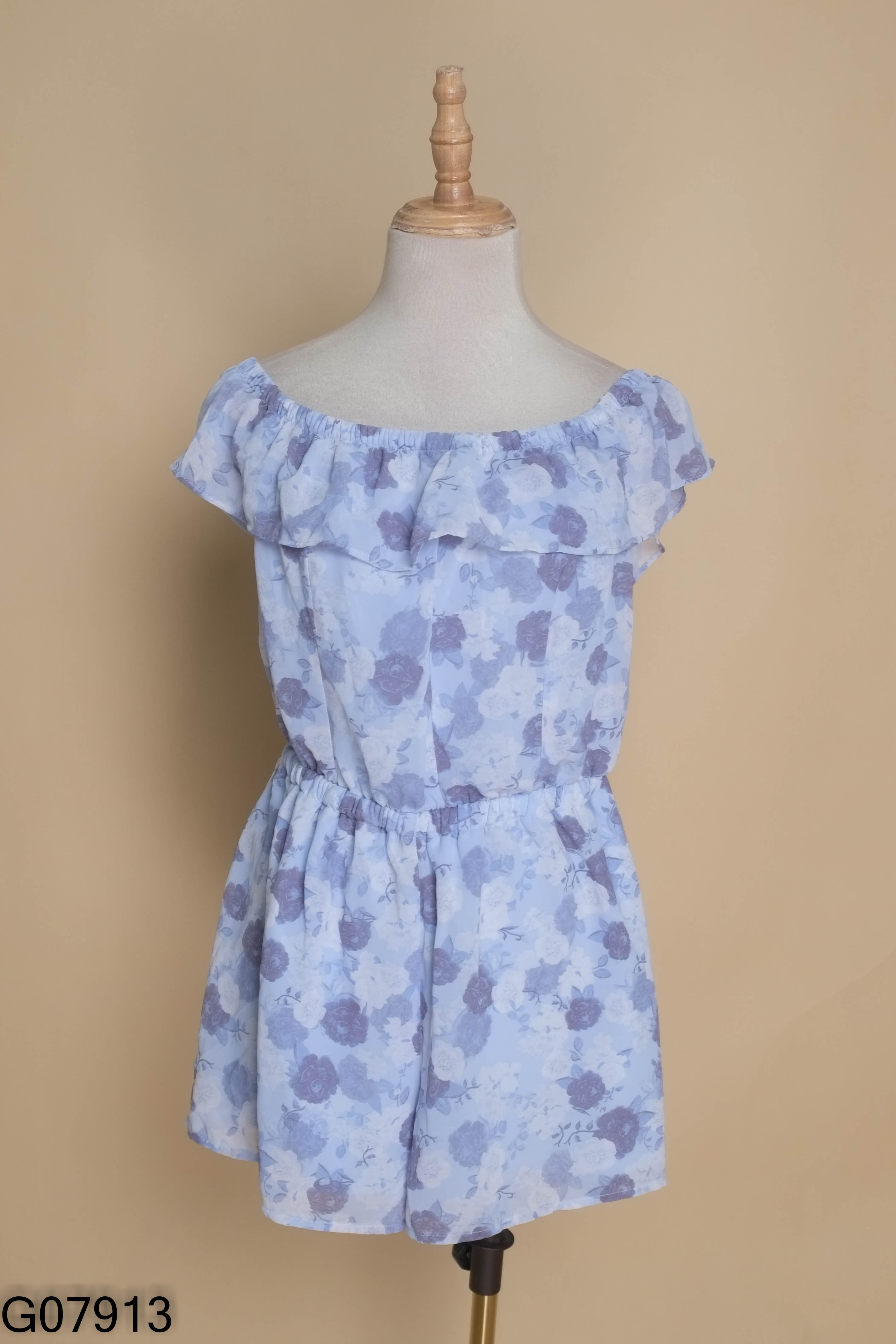 Jumpsuits xanh trễ vai họa tiết