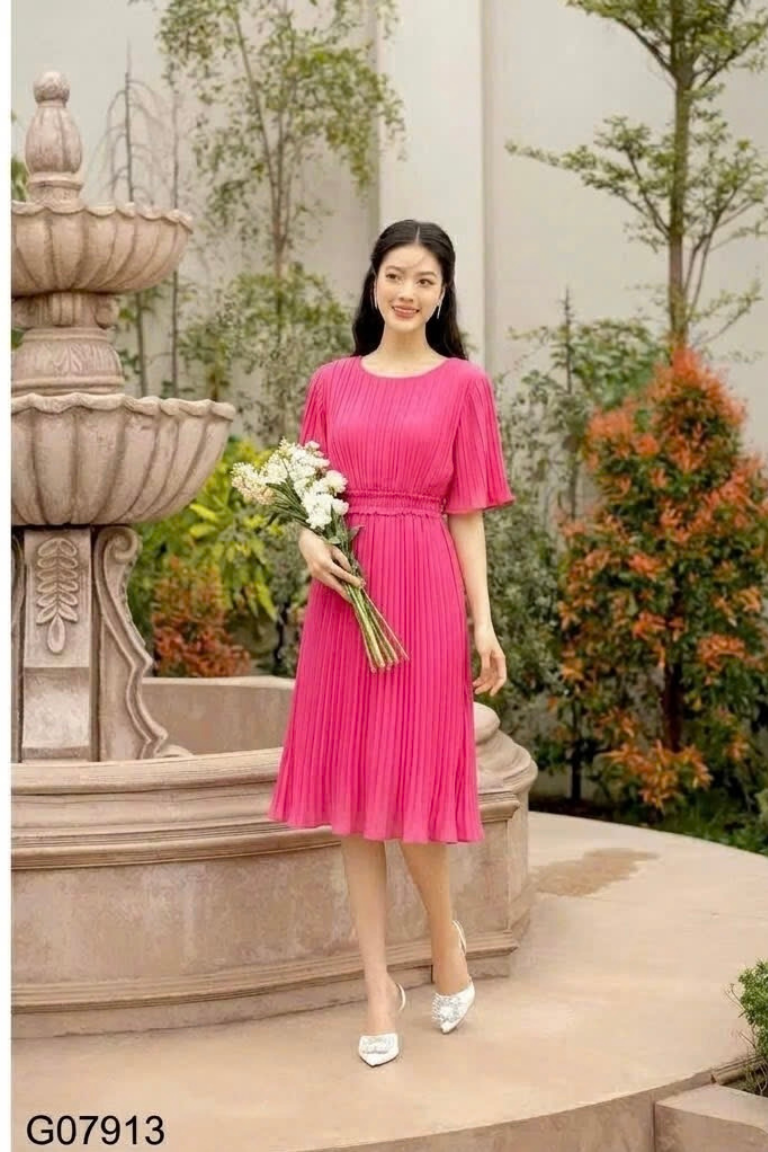 Váy hồng dập ly eo chun