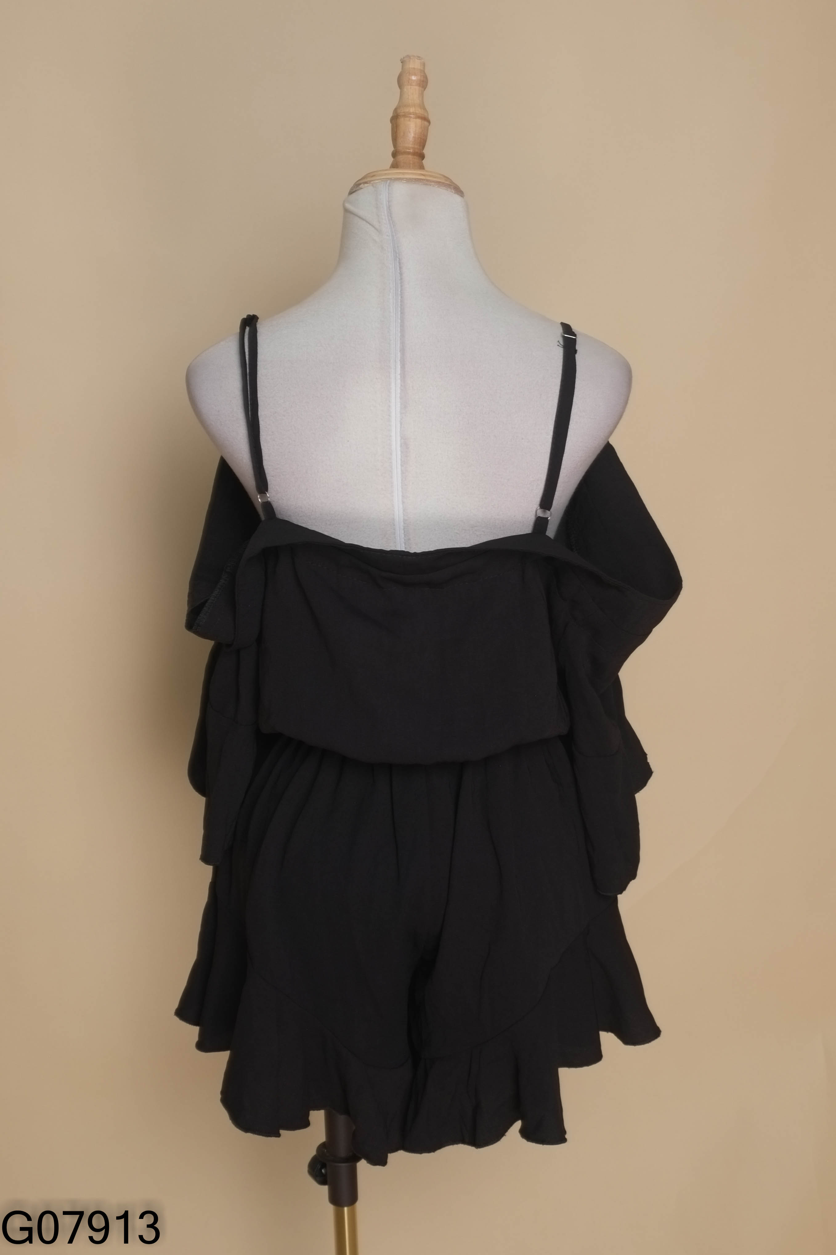Jumpsuits hai dây đen