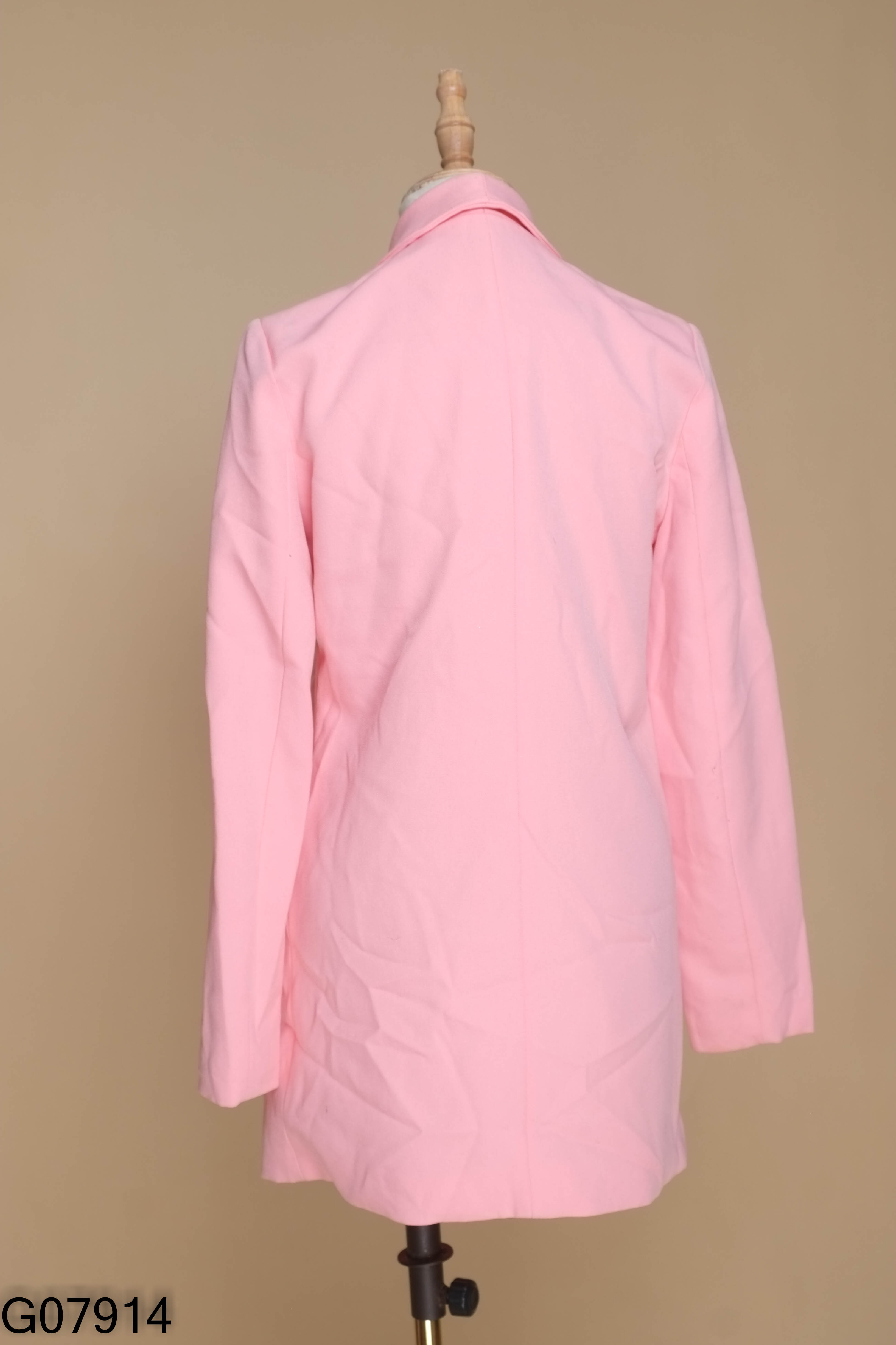 Áo khoác vest hồng trơn