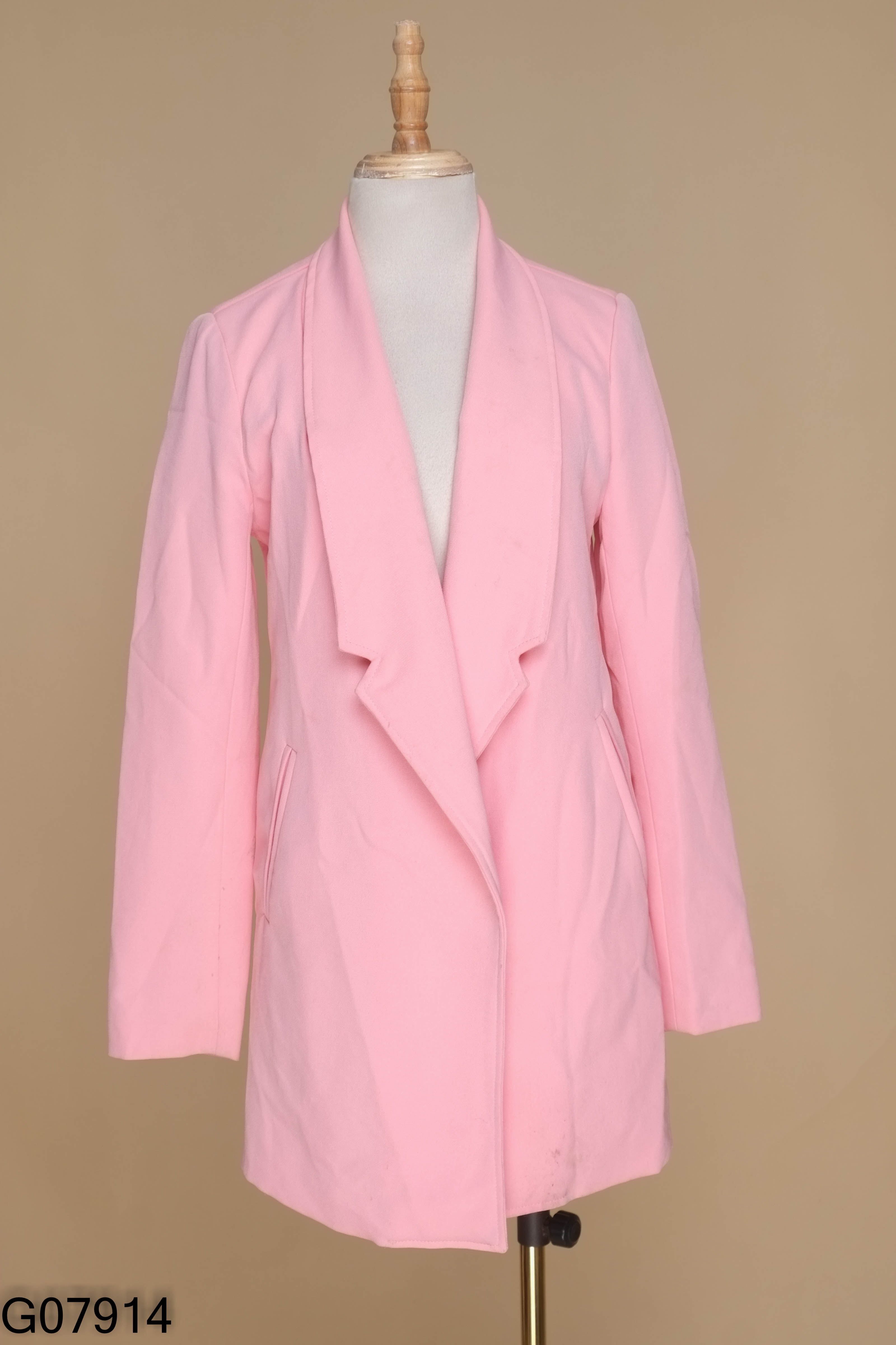Áo khoác vest hồng trơn