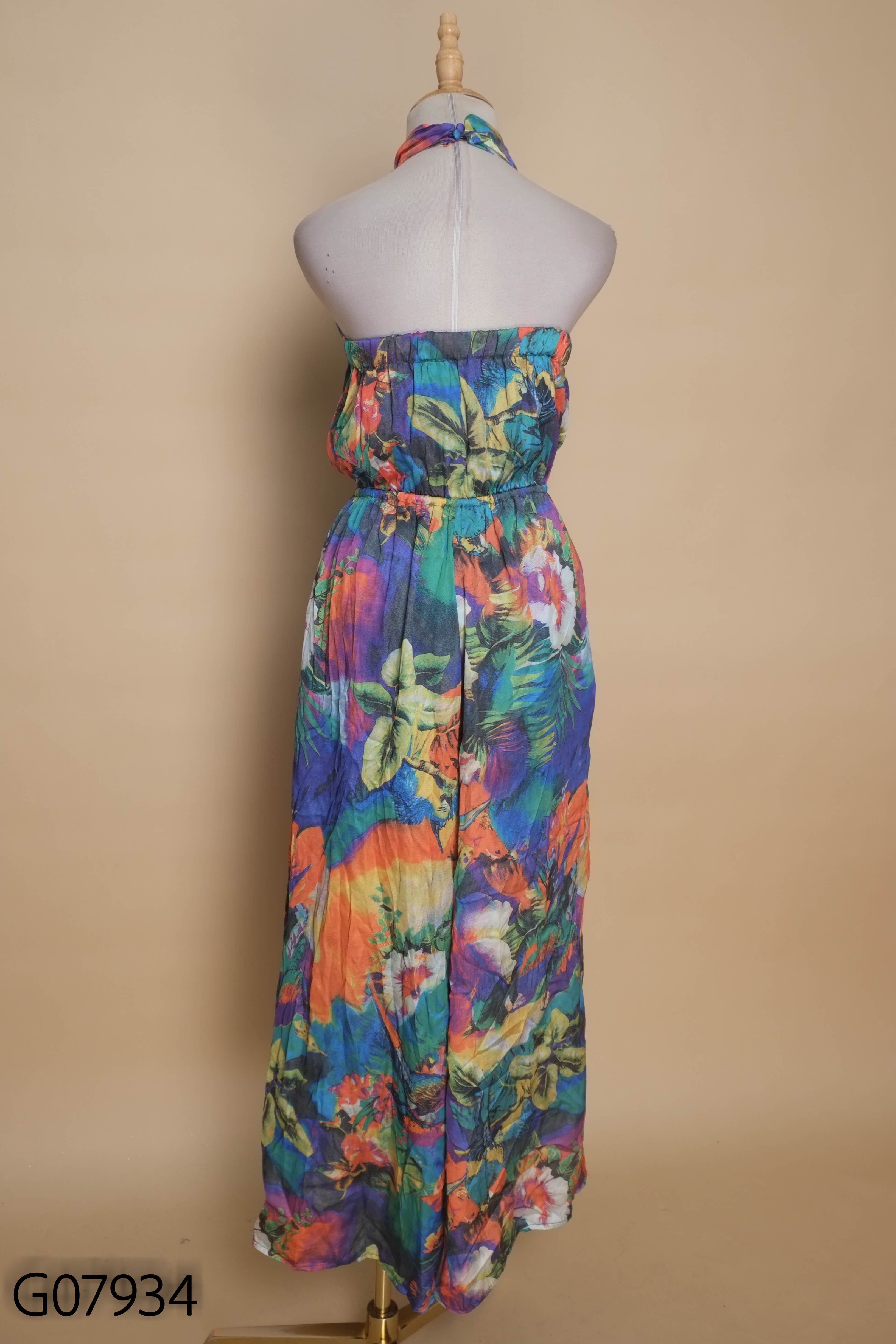 Jumpsuit xanh sắc màu