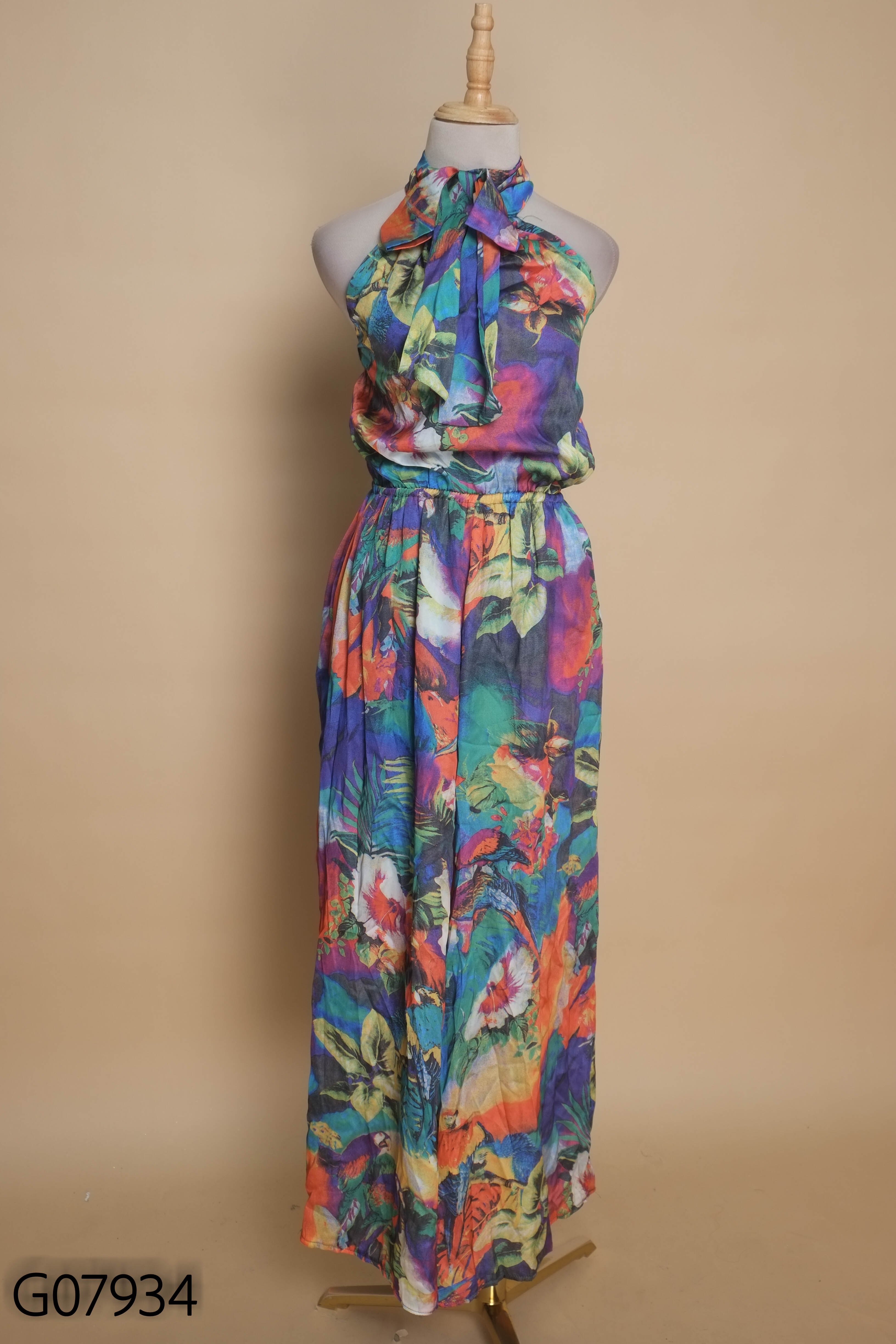 Jumpsuit xanh sắc màu