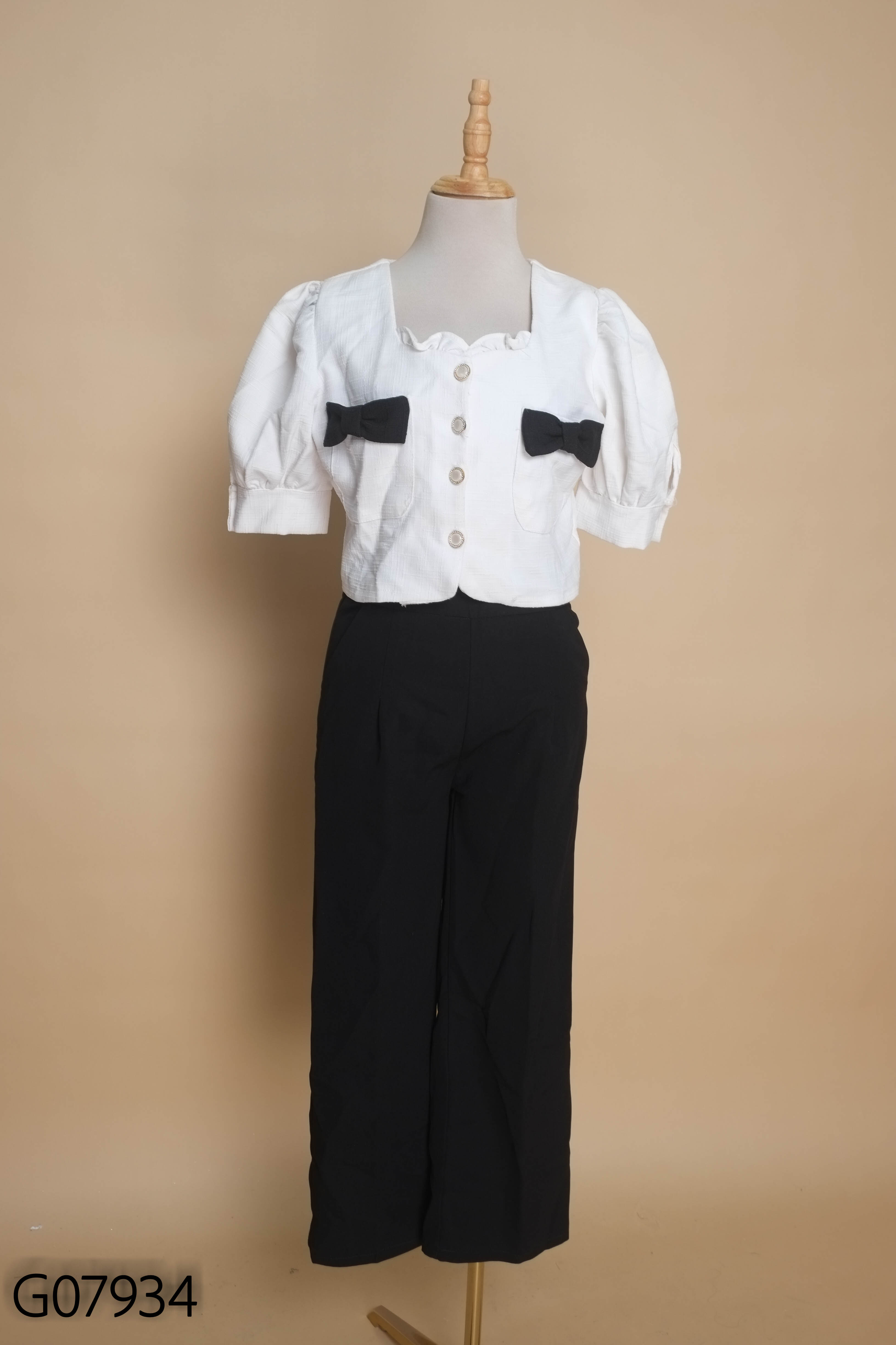 Set Áo trắng nơ đen + Quần dài đen