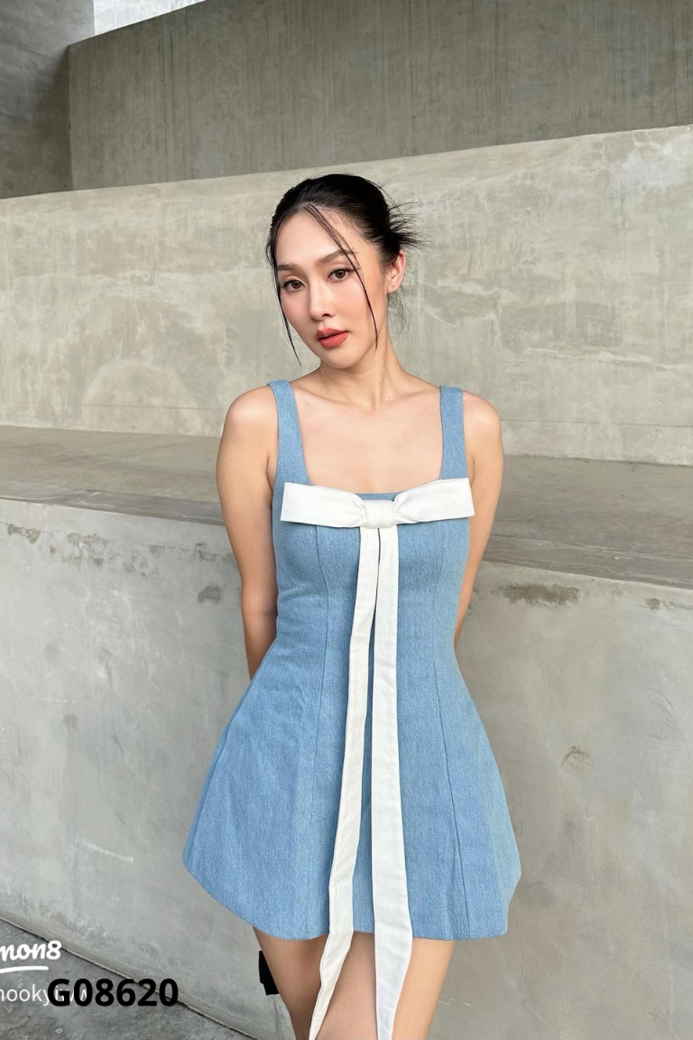 Váy jean xanh đính nơ