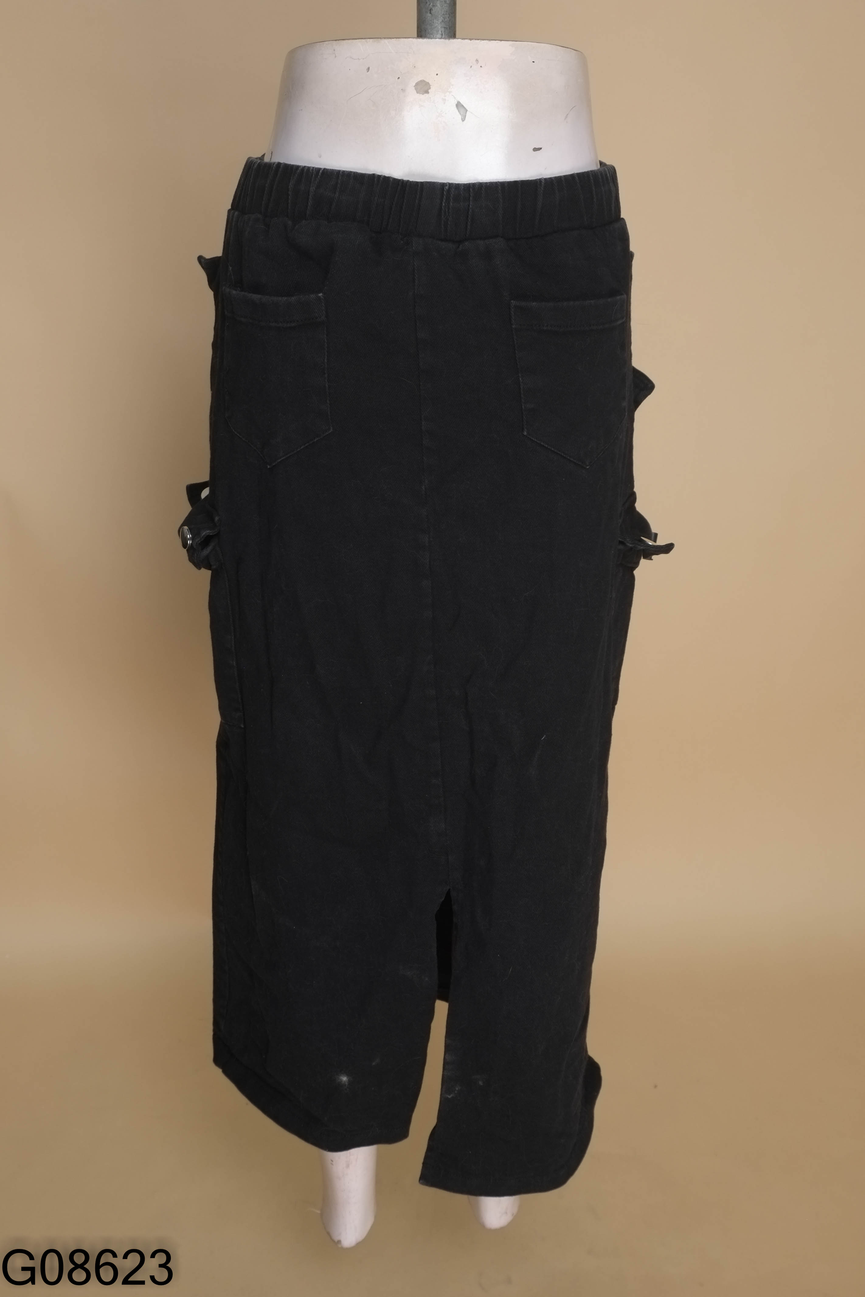 Chân váy jeans đen túi hộp