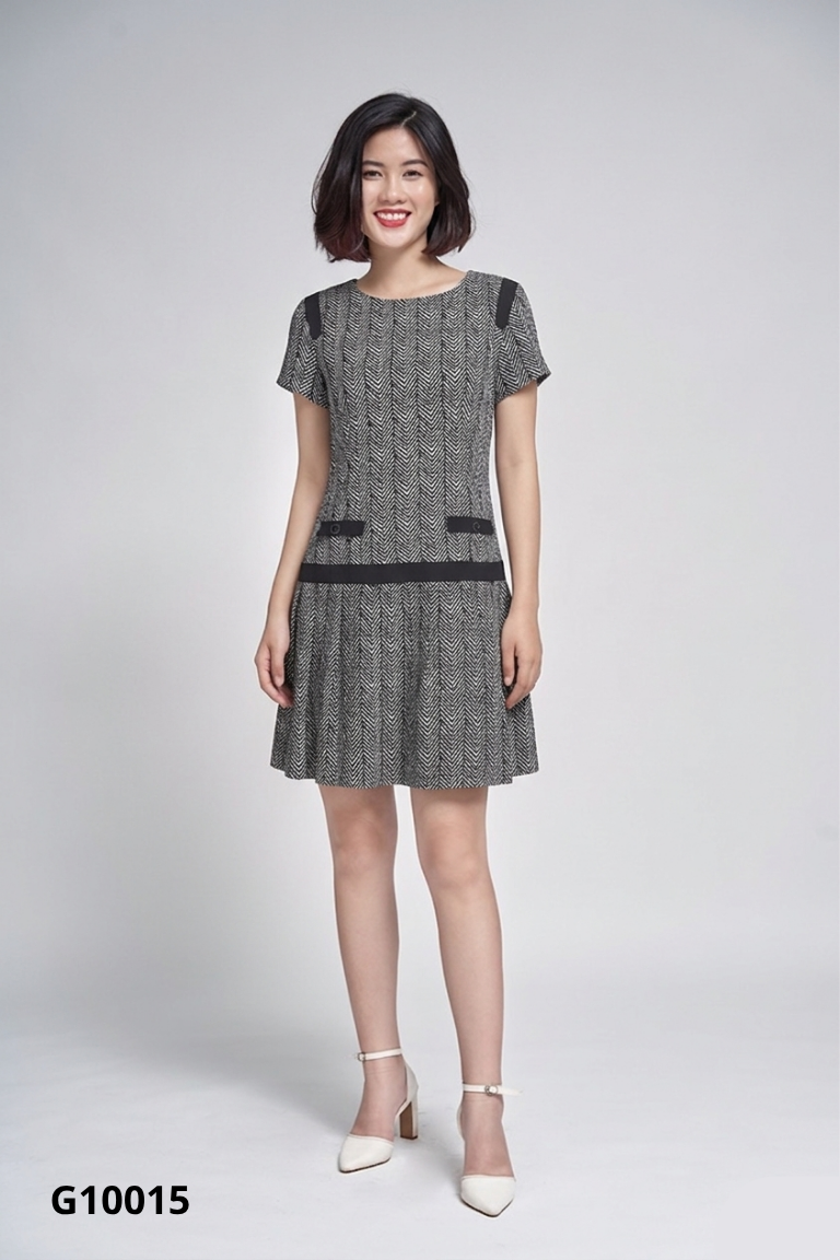 Váy đen IVY MODA họa tiết kẻ trắng