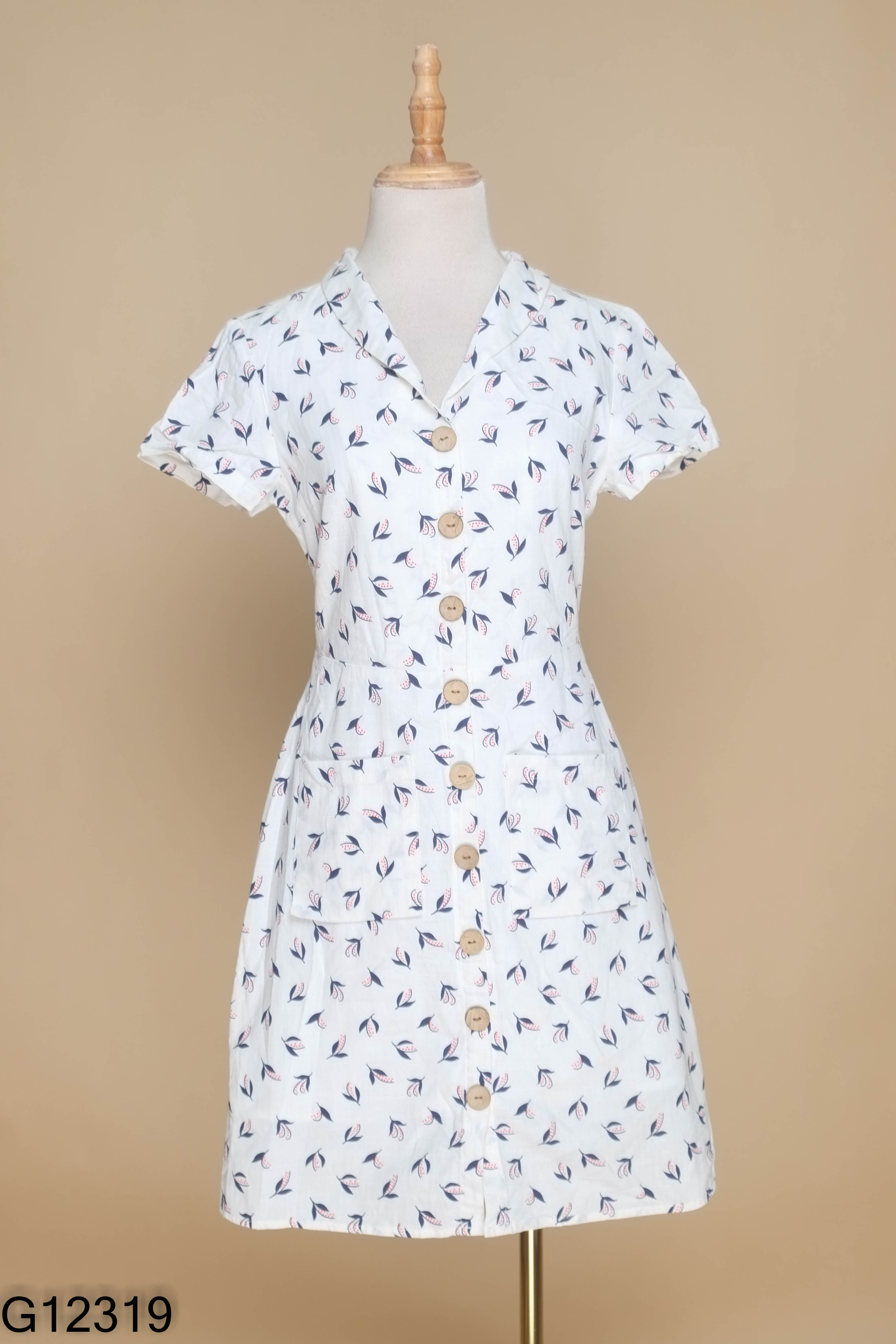 NEWTAG Váy ADORE DRESS trắng họa tiết hoa