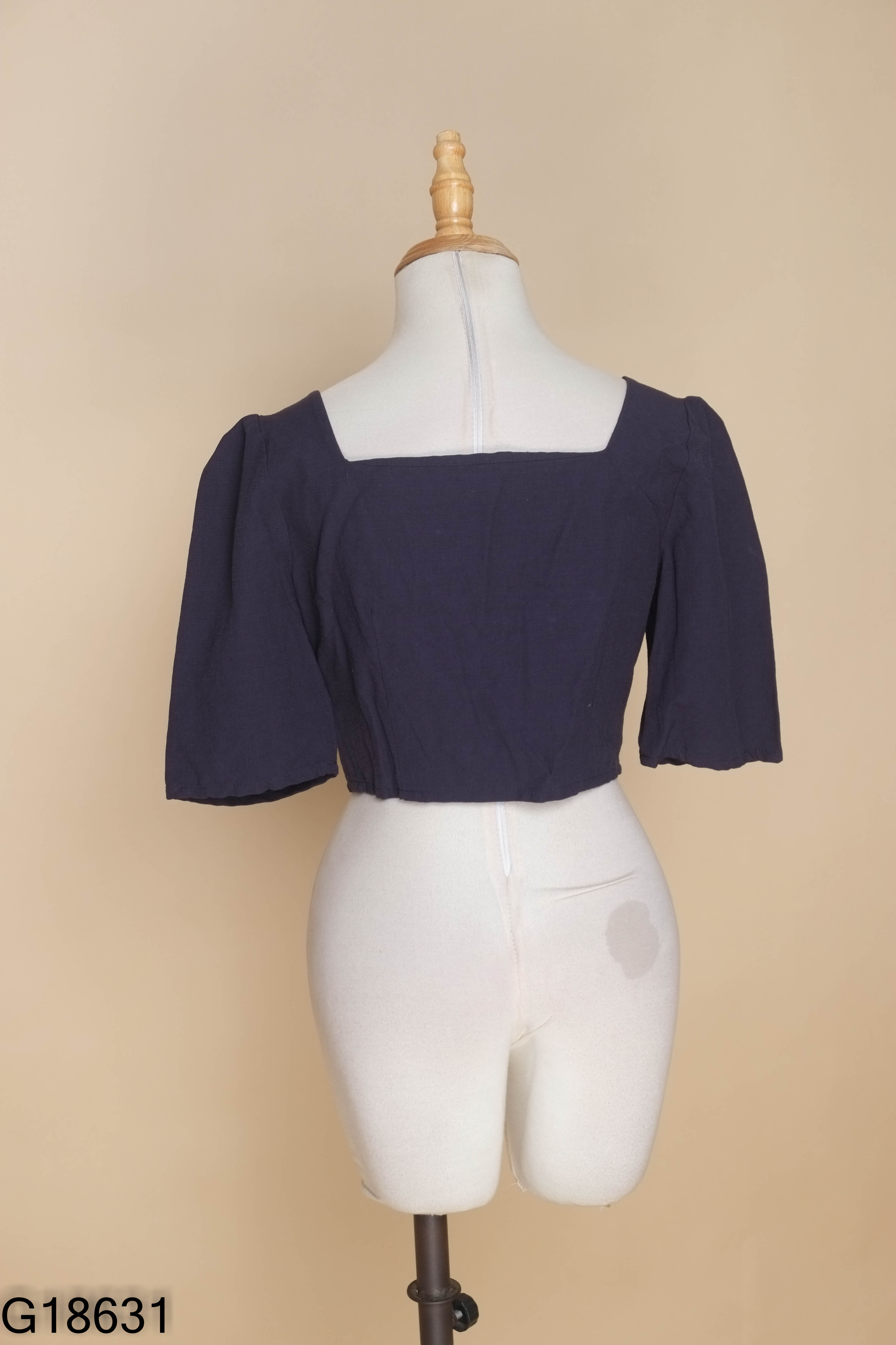 Áo 92wear xanh cổ vuông