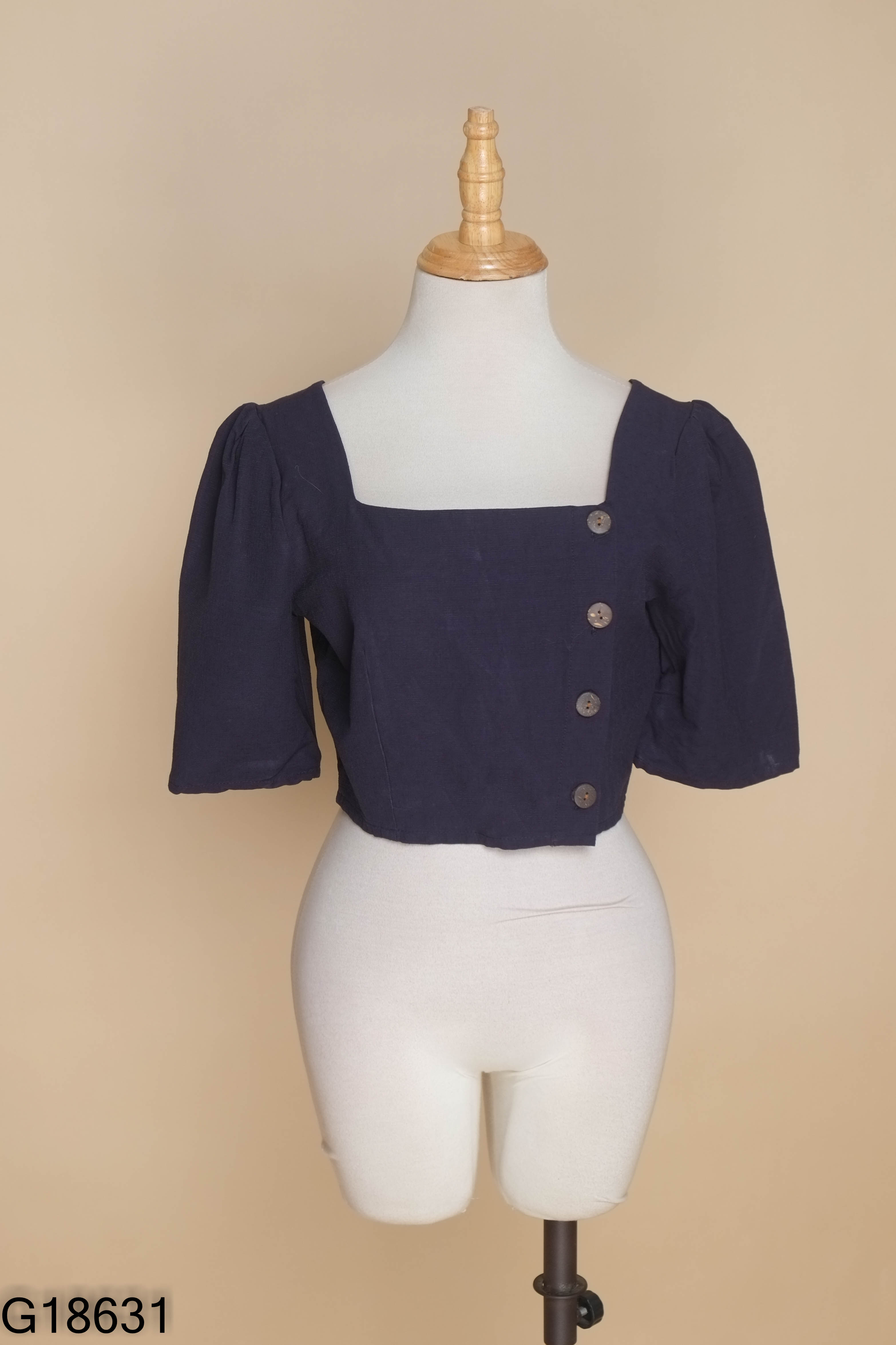 Áo 92wear xanh cổ vuông