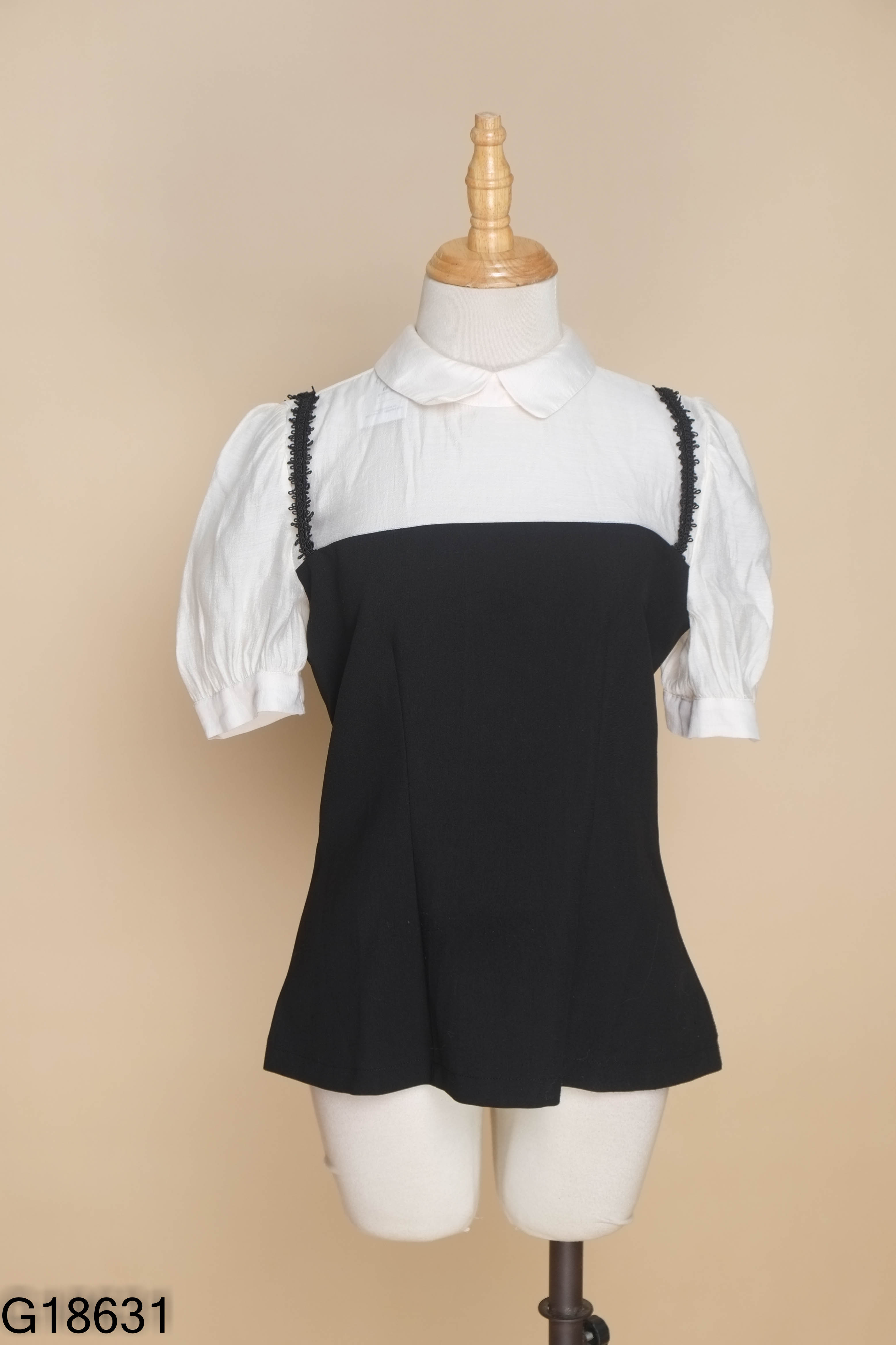 Áo CALIE đen phối be