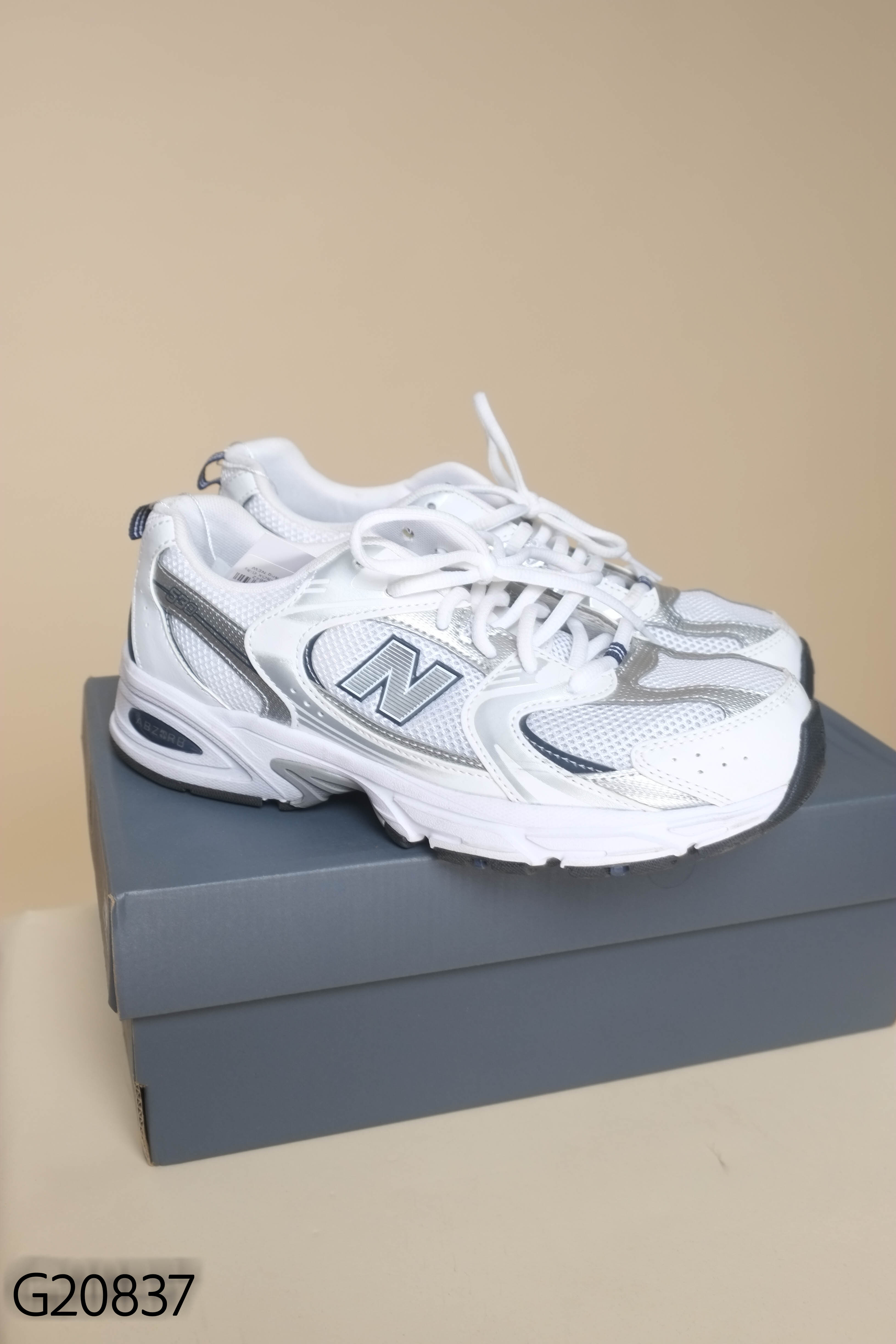 BOX Giày sneakers trắng NEW BALANCE