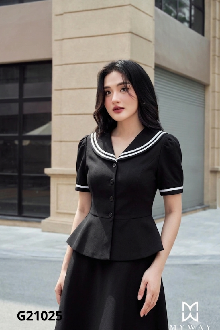 Áo đen cổ vạt viền trắng