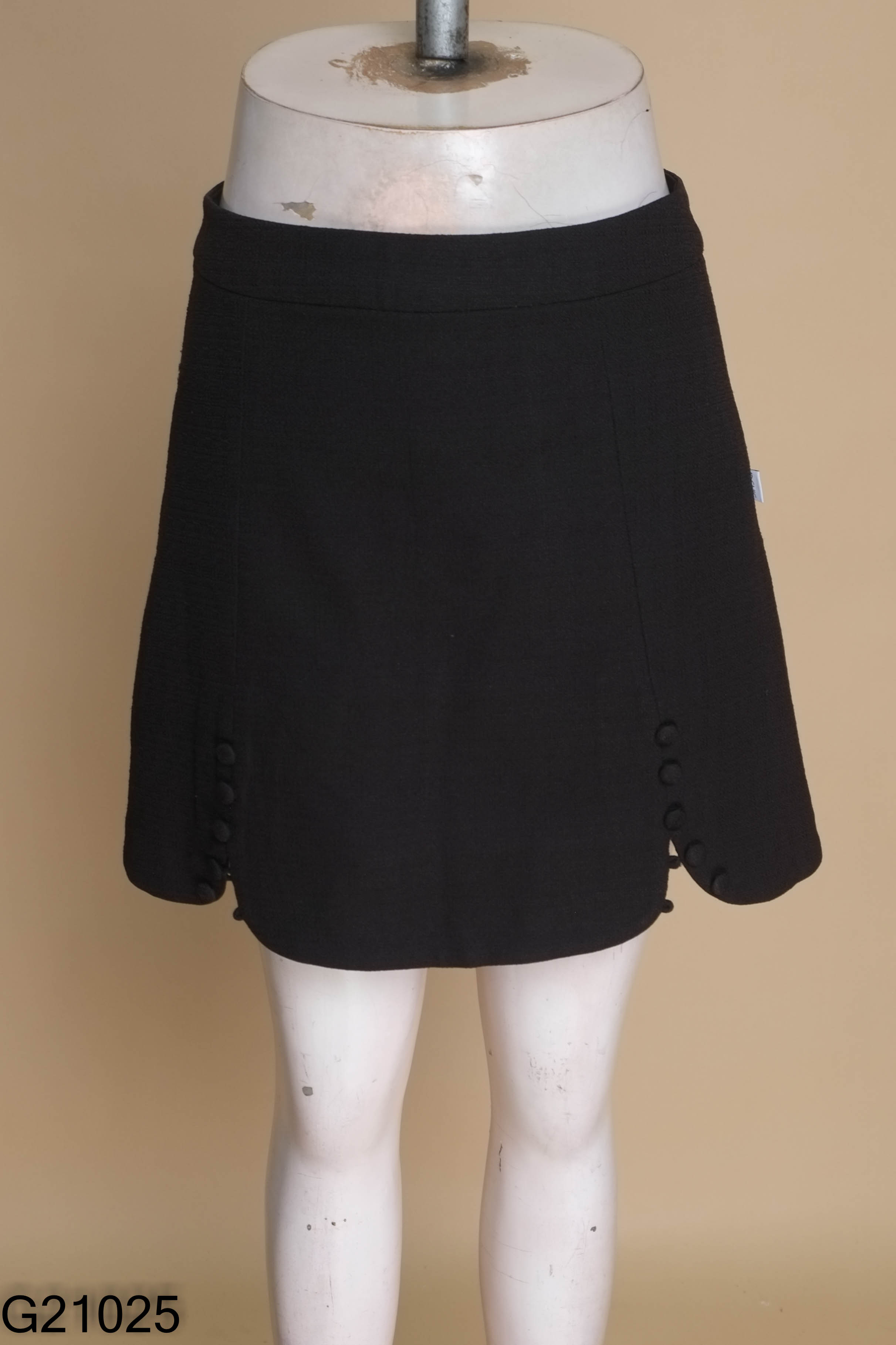 Chân váy đen D.CHIC phối cúc