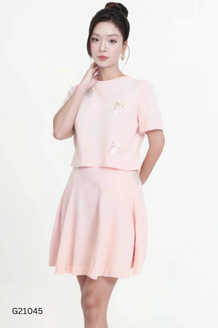 Set áo hồng IVY MODA đính đá + chân váy xòe