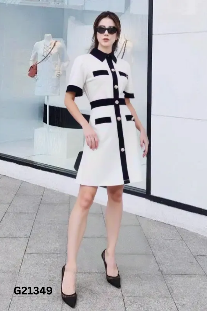 Váy be viền đen phối cúc