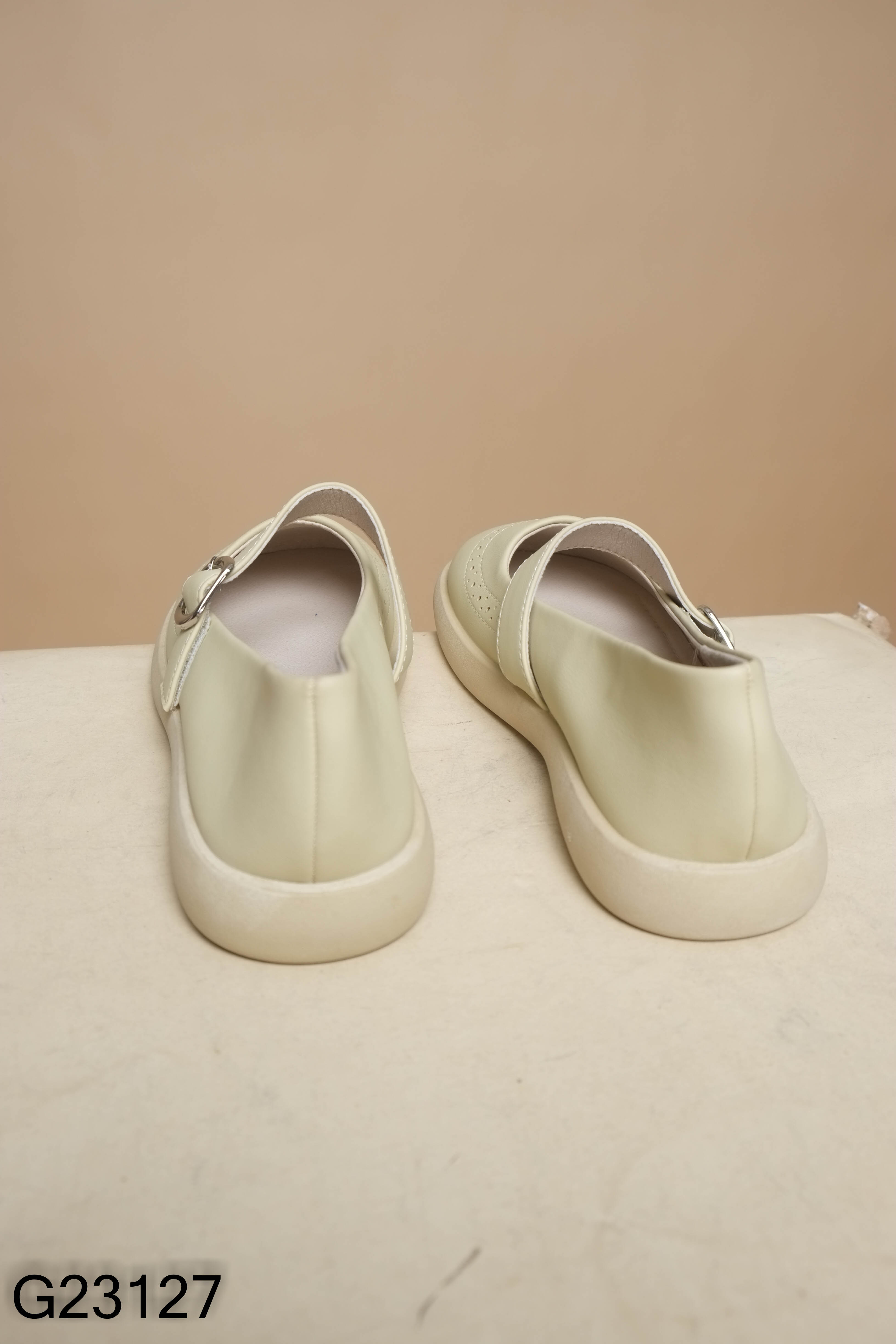 NEW Giày bệt be