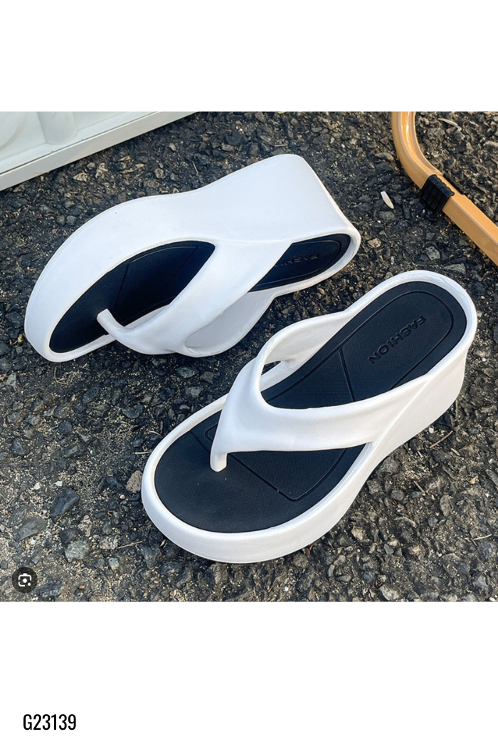 Dép xỏ ngón trắng phối đen