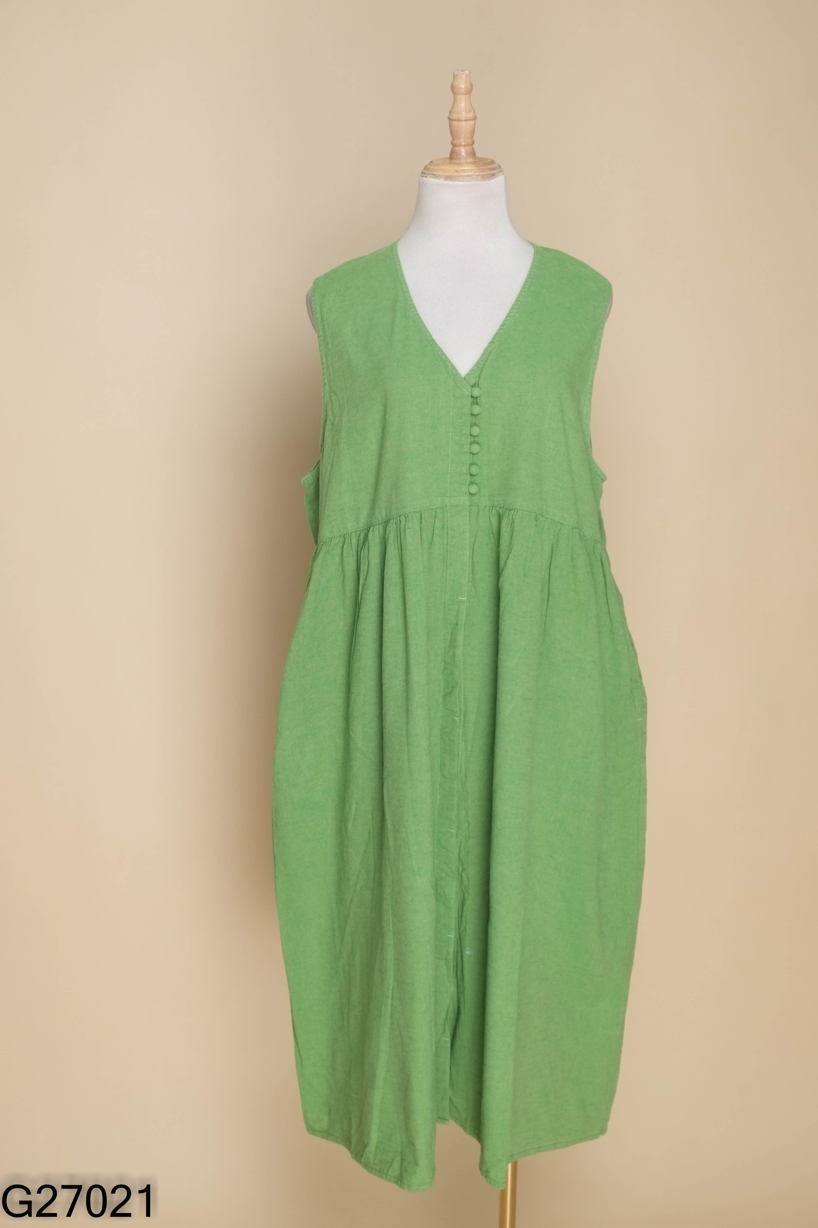 Váy sát nách linen xanh phối cúc