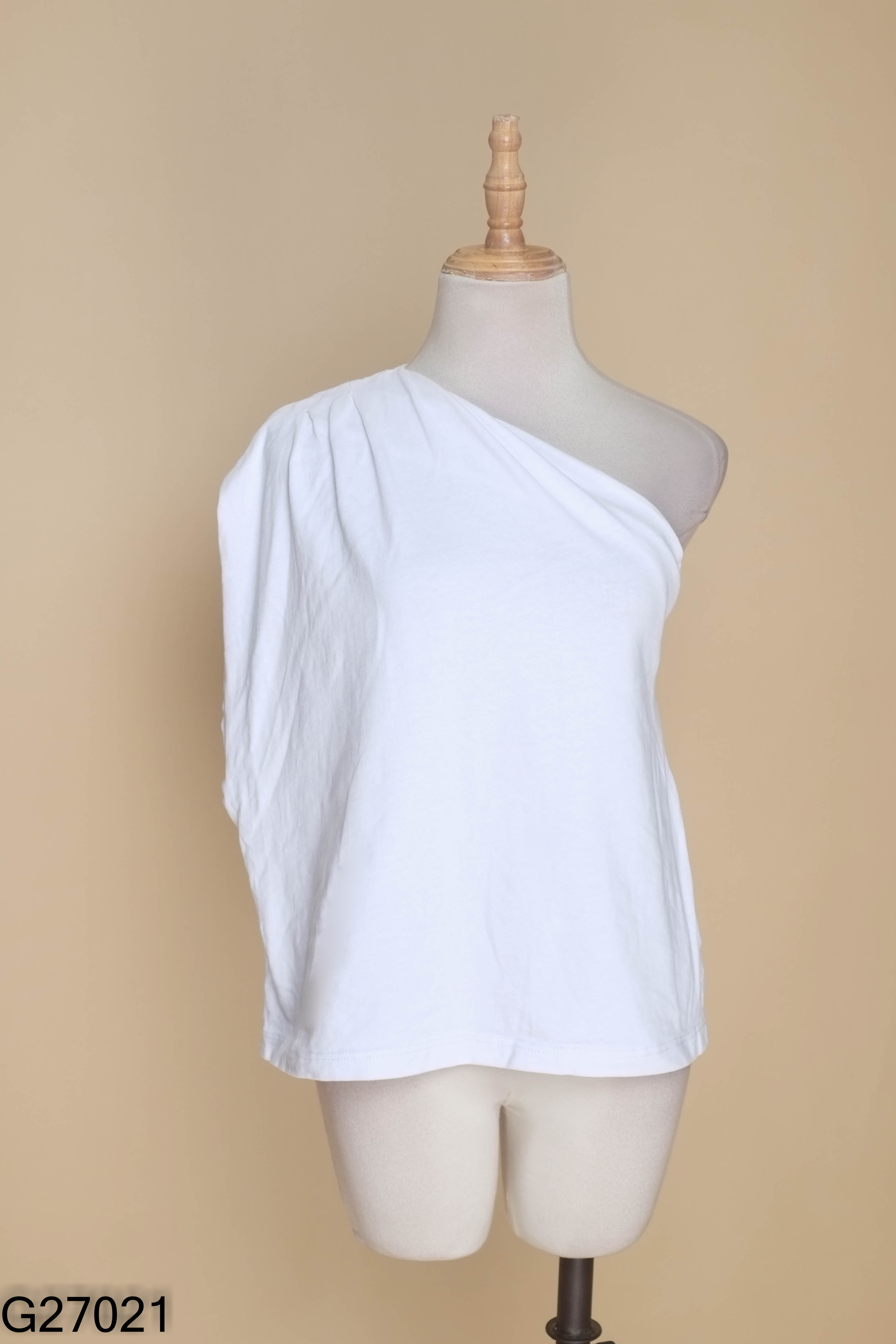 Áo trắng ZARA lệch vai