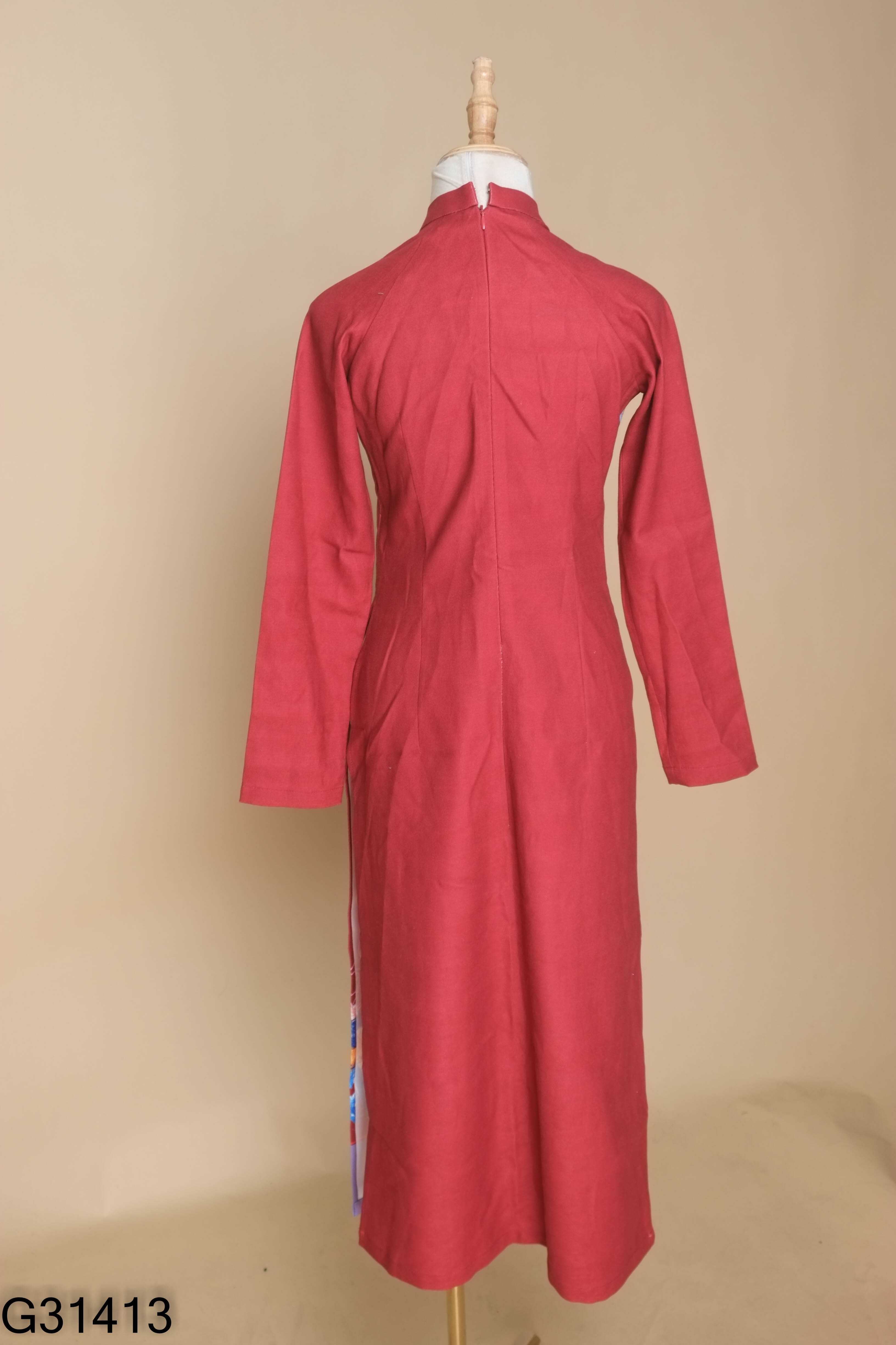 Áo dài đỏ họa tiết