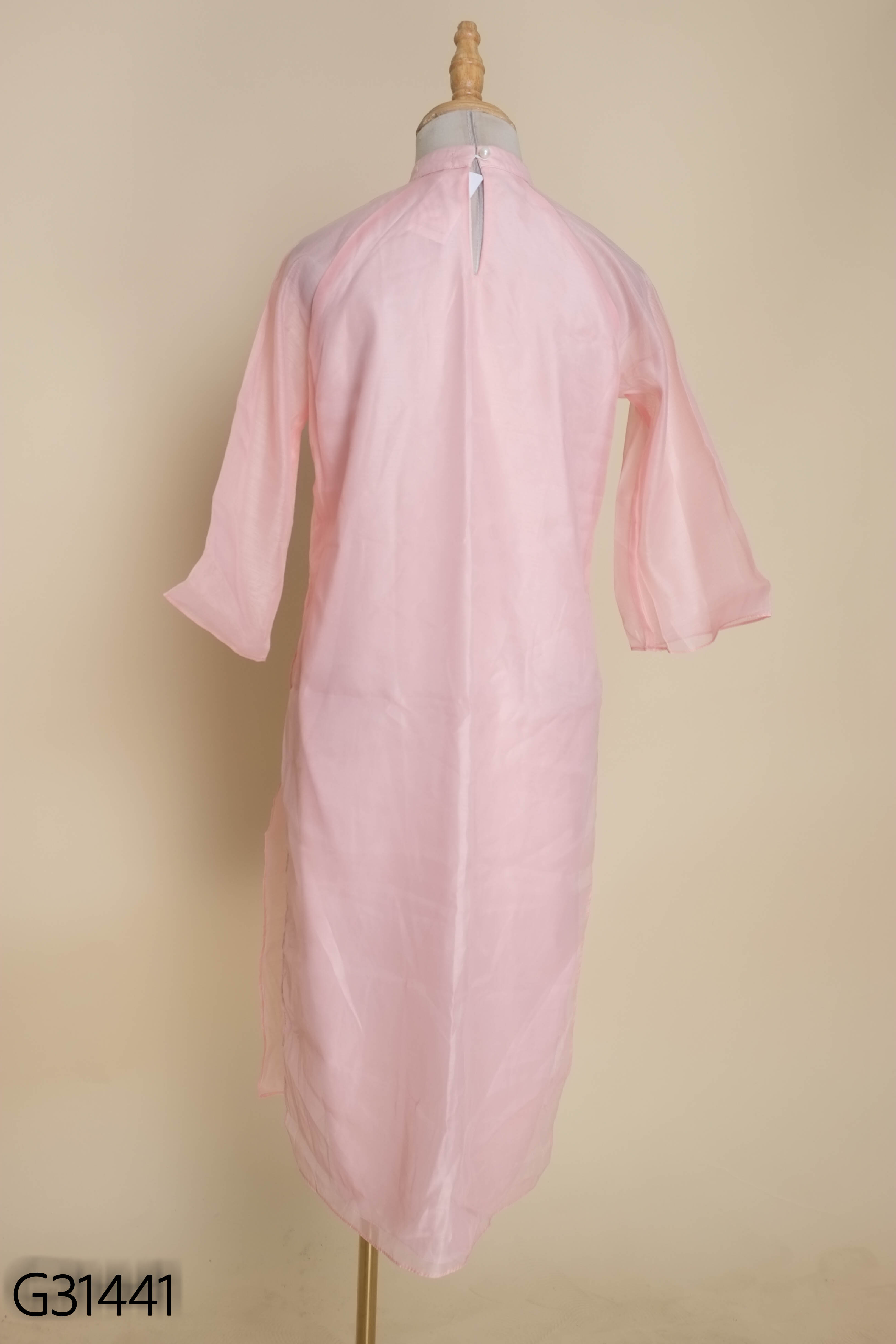 Áo dài ROSARA hồng thêu hoa