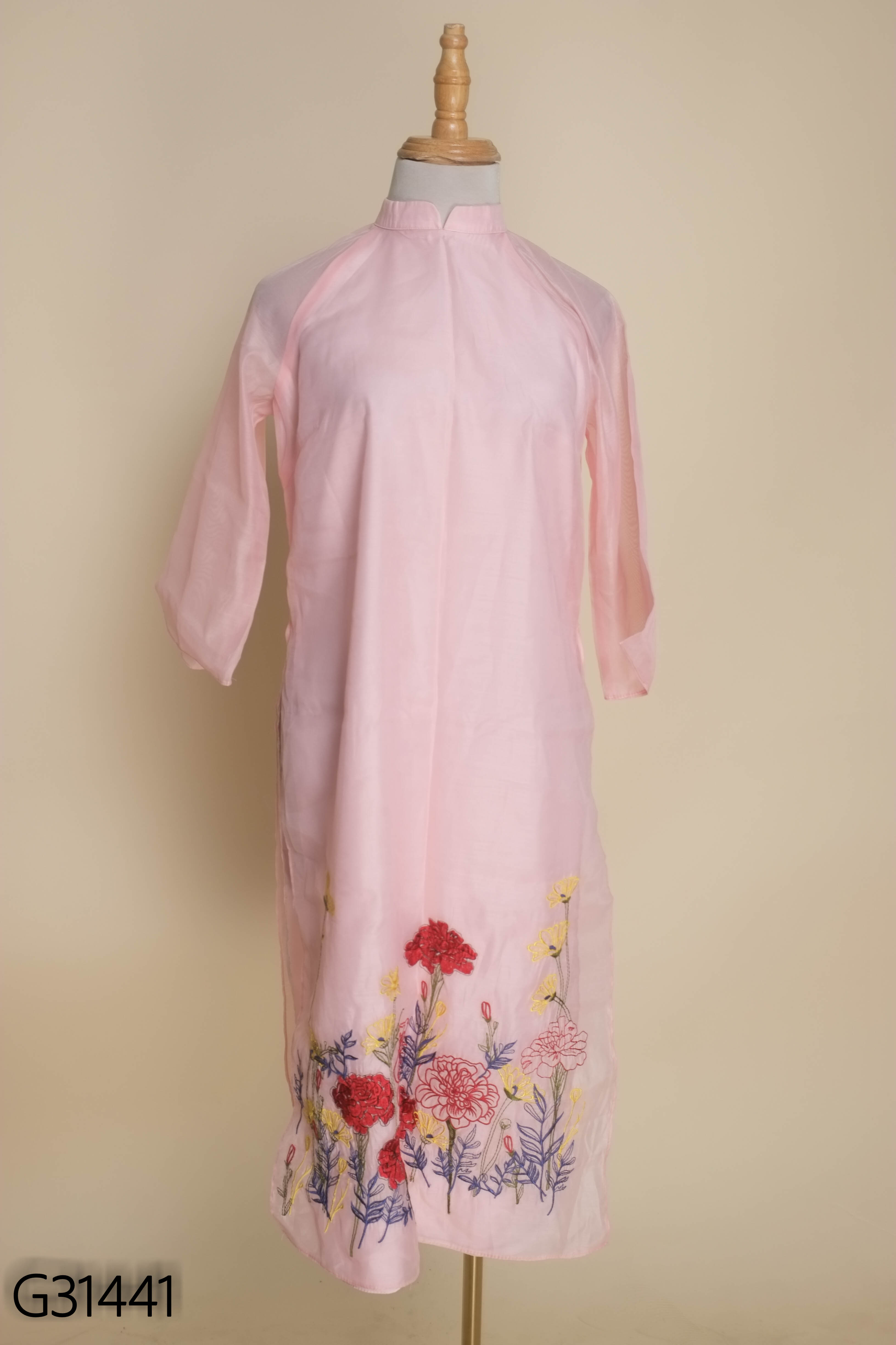 Áo dài ROSARA hồng thêu hoa