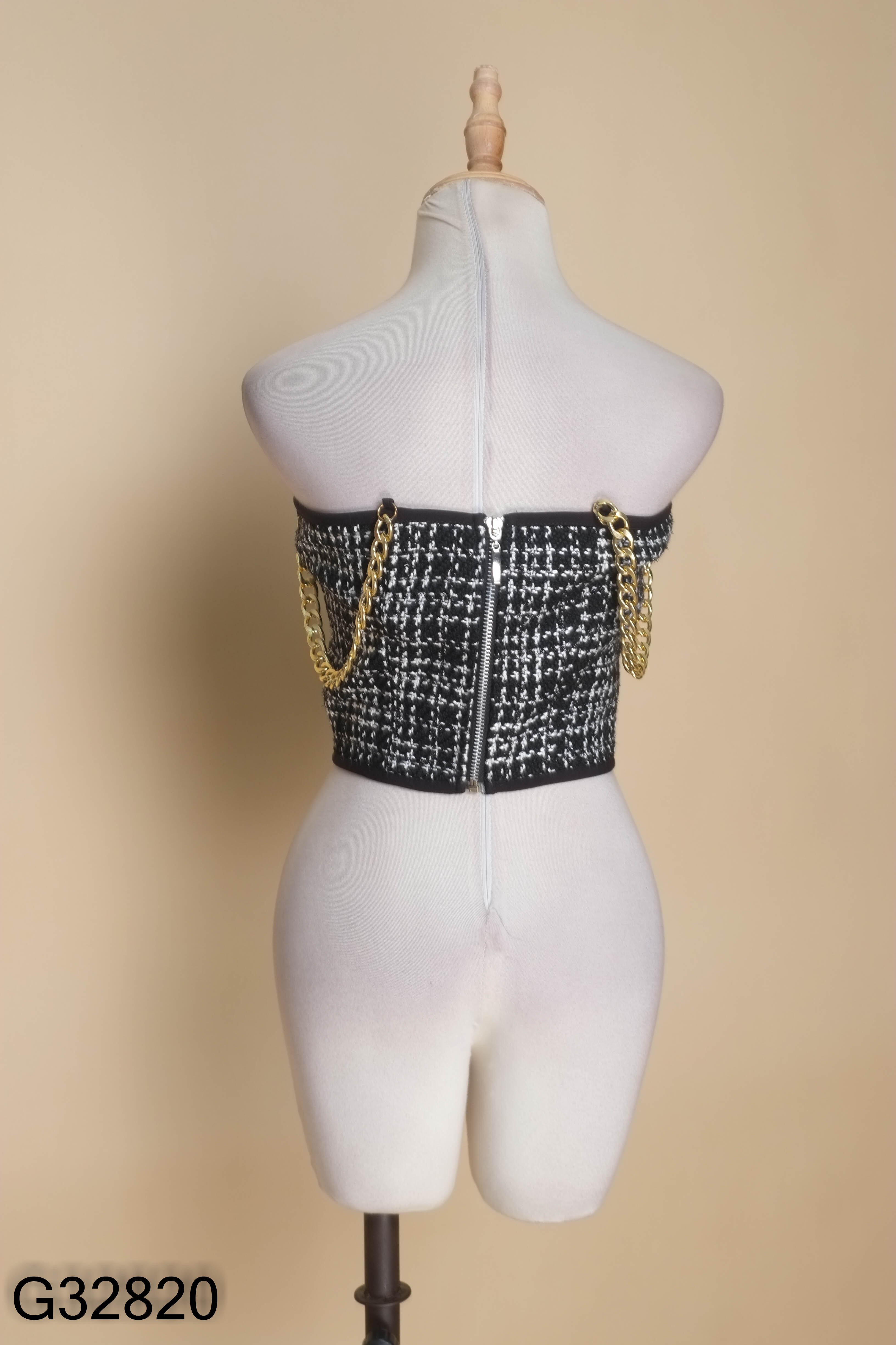 Áo croptop dạ đen phối trắng hai dây