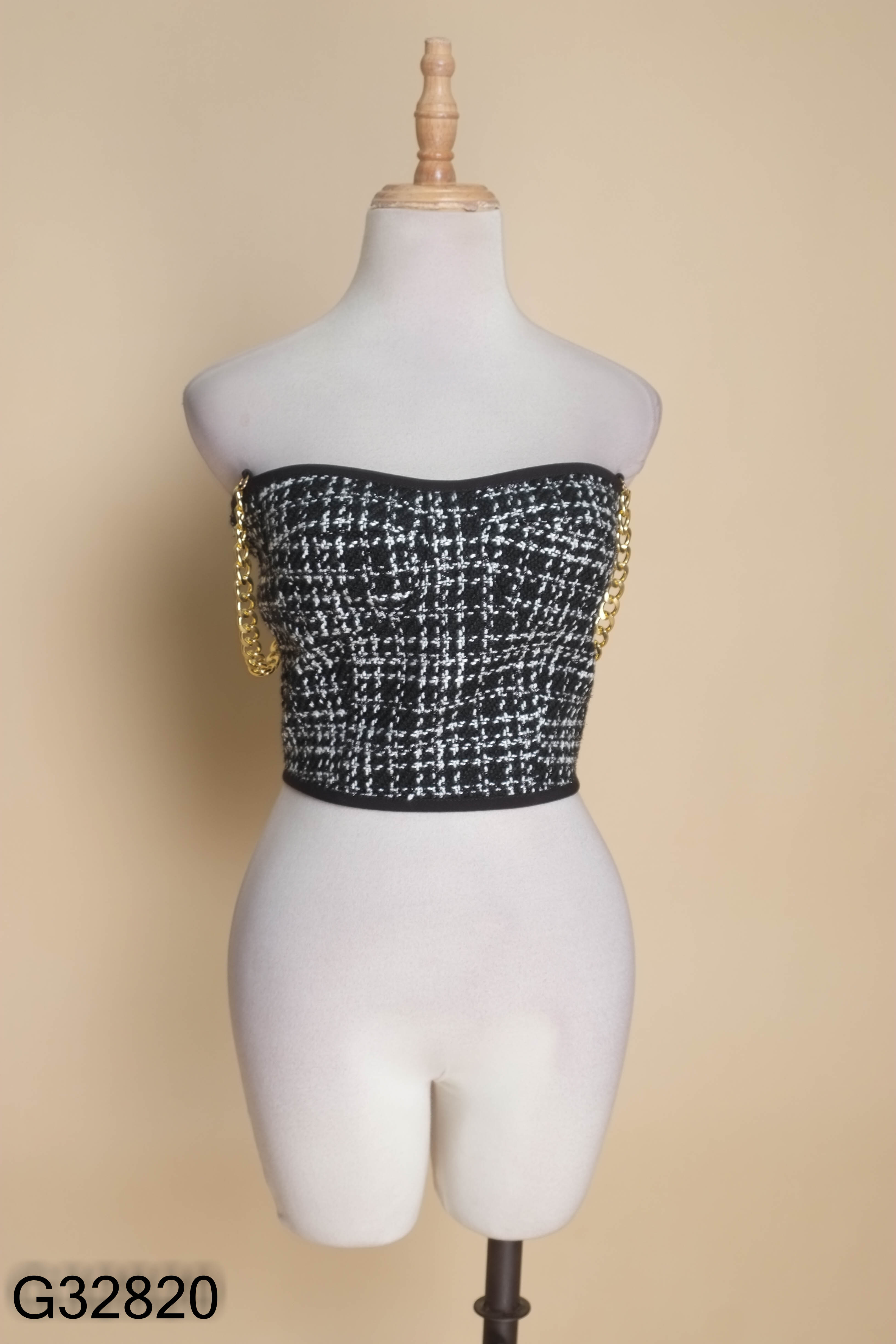 Áo croptop dạ đen phối trắng hai dây