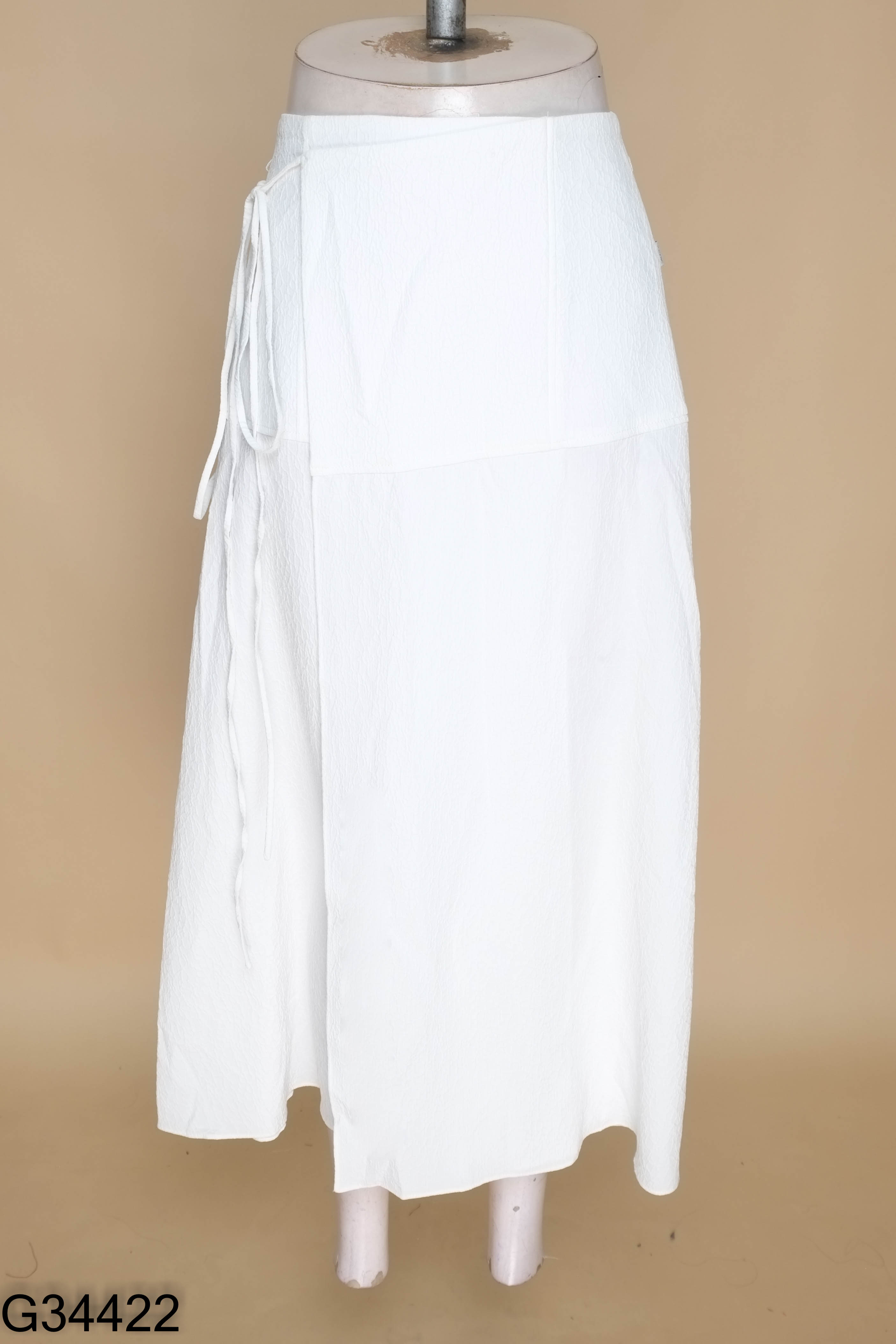 NEWTAG Chân váy D.CHIC trắng buộc vạt