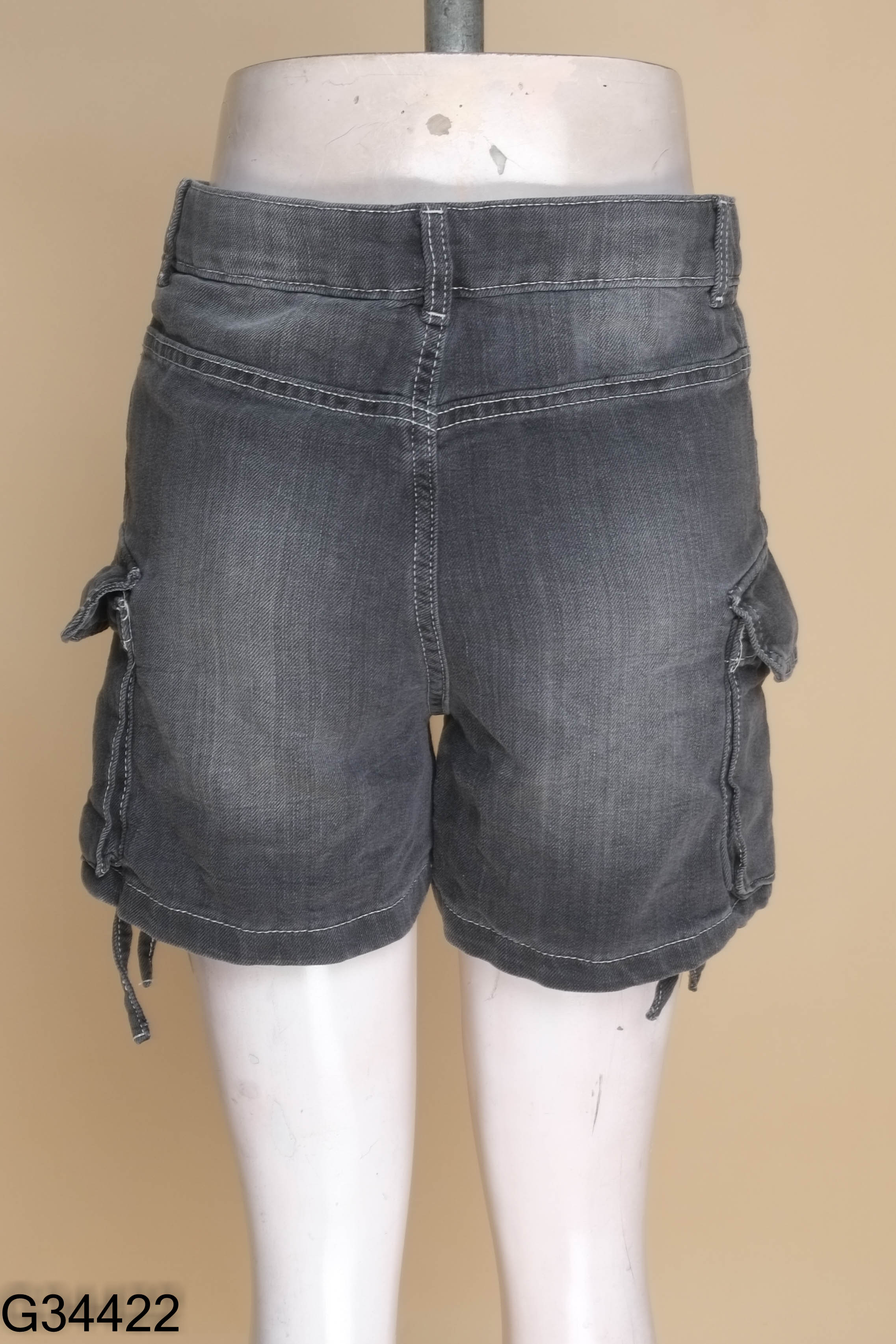 Quần shorts jeans HM xám túi hộp