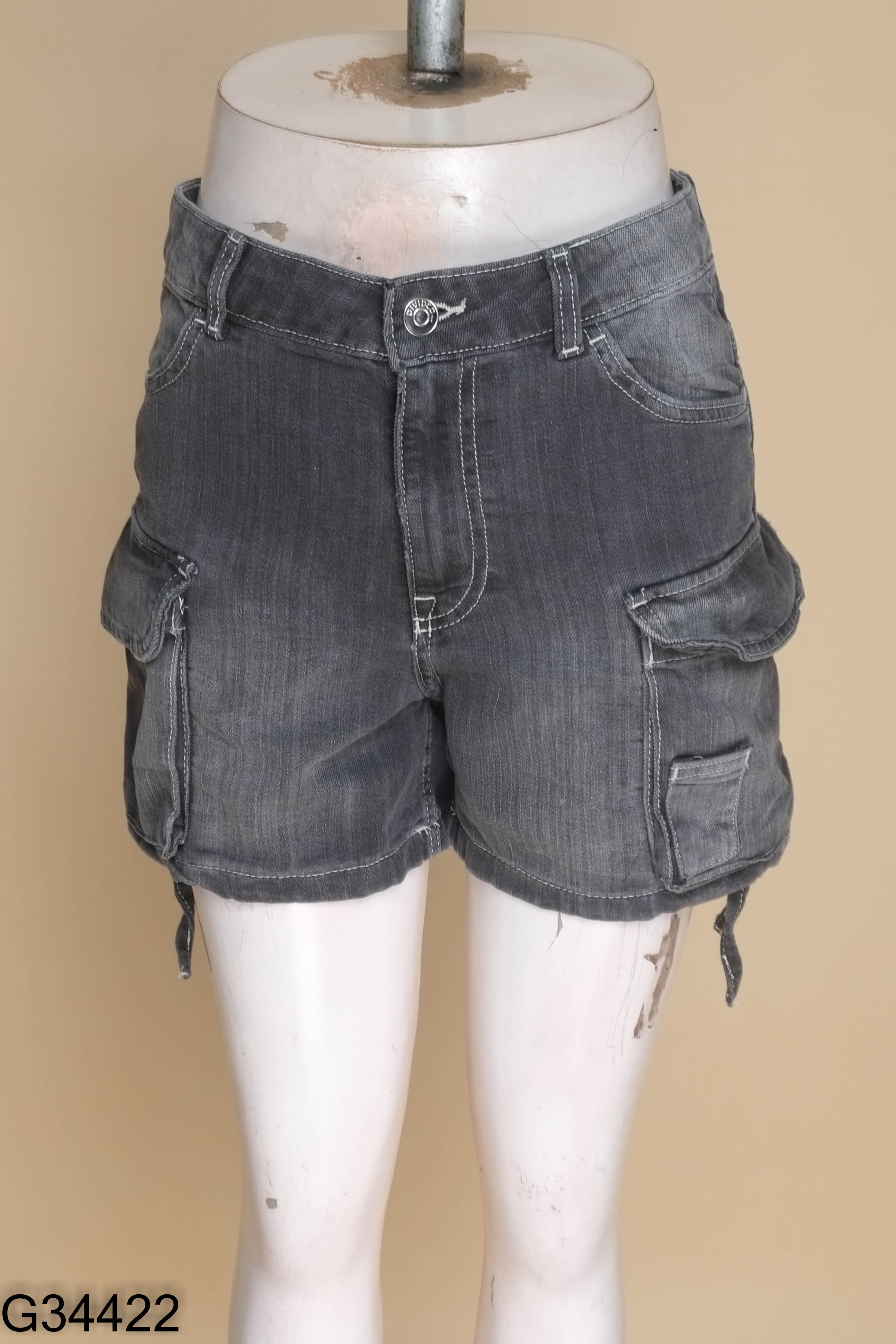 Quần shorts jeans HM xám túi hộp
