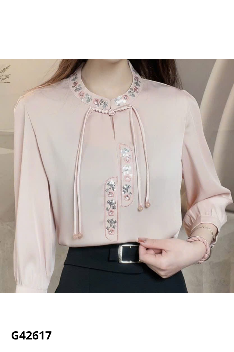 Áo lụa hồng ánh nhũ viền