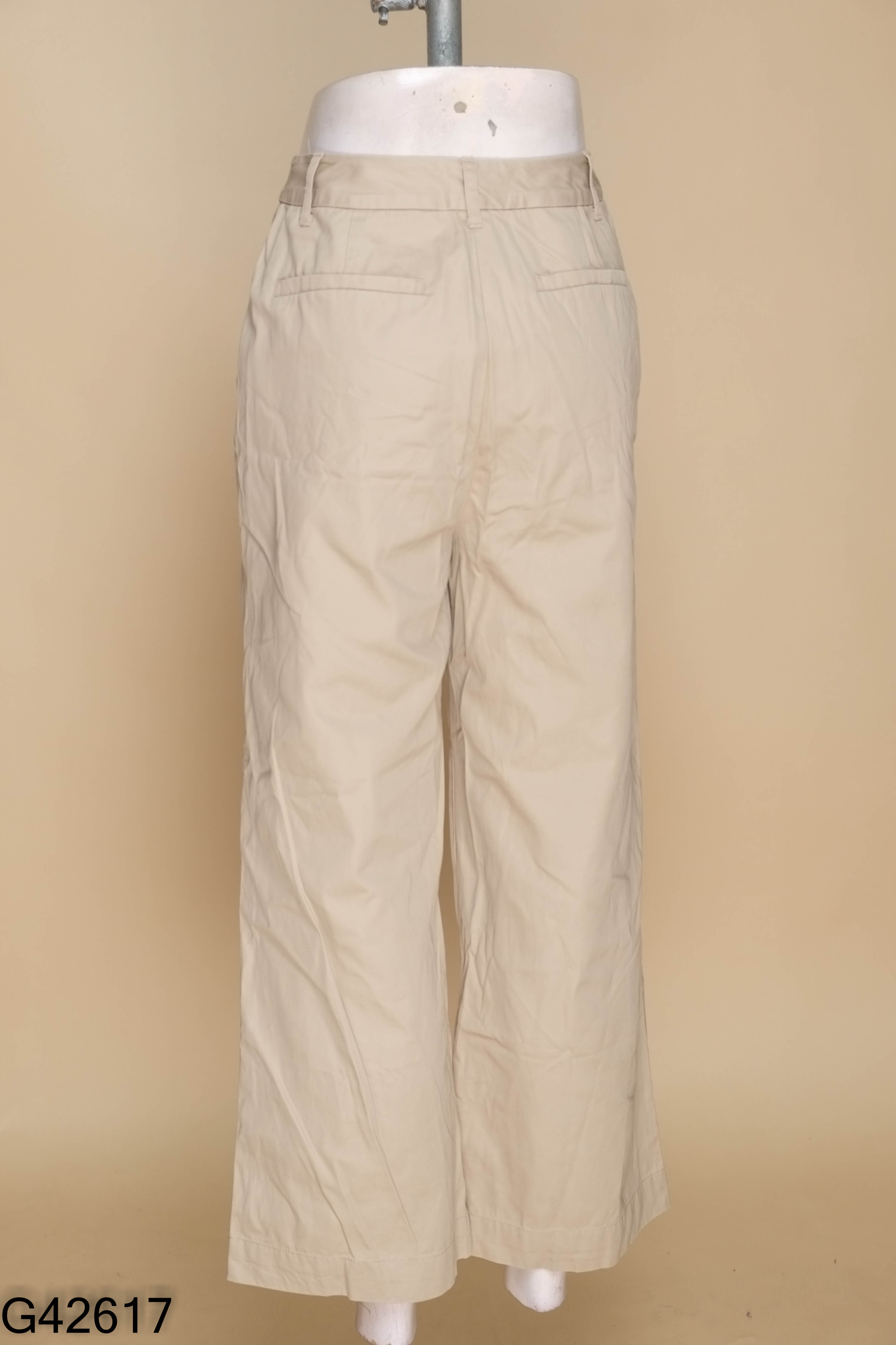 Quần kaki nâu ống rộng