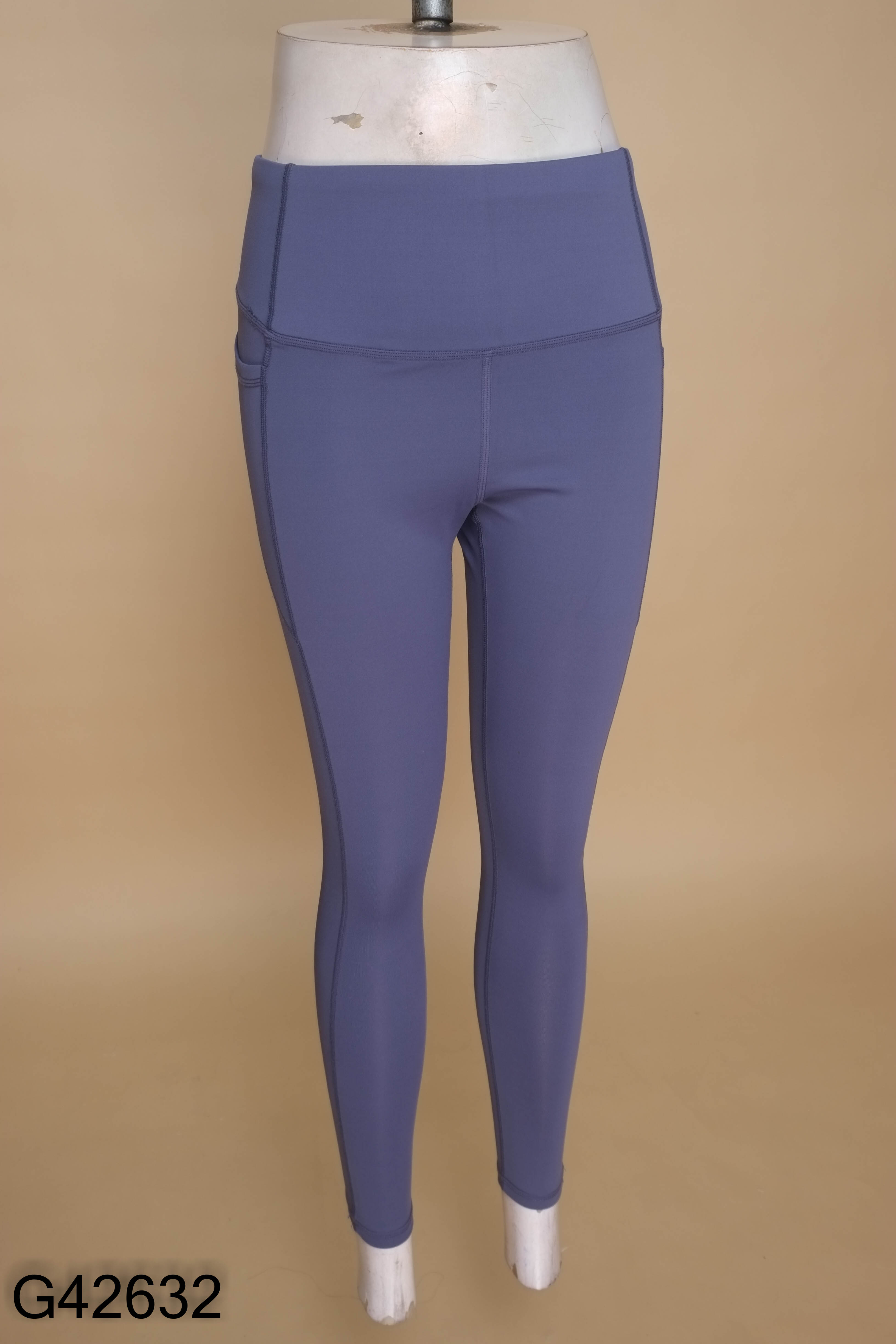 Quần legging xanh có túi