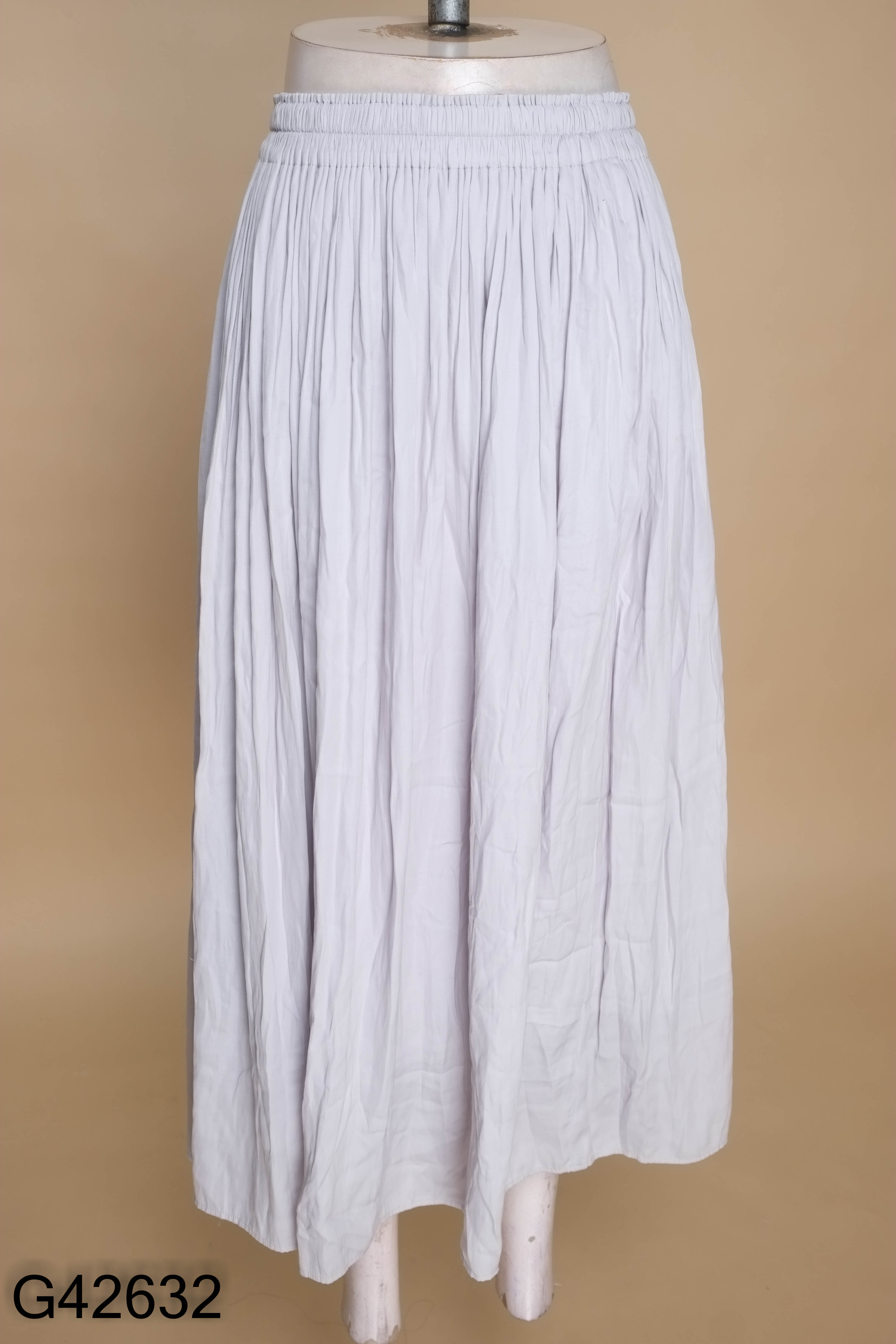 Chân váy vải xanh ly UNIQLO
