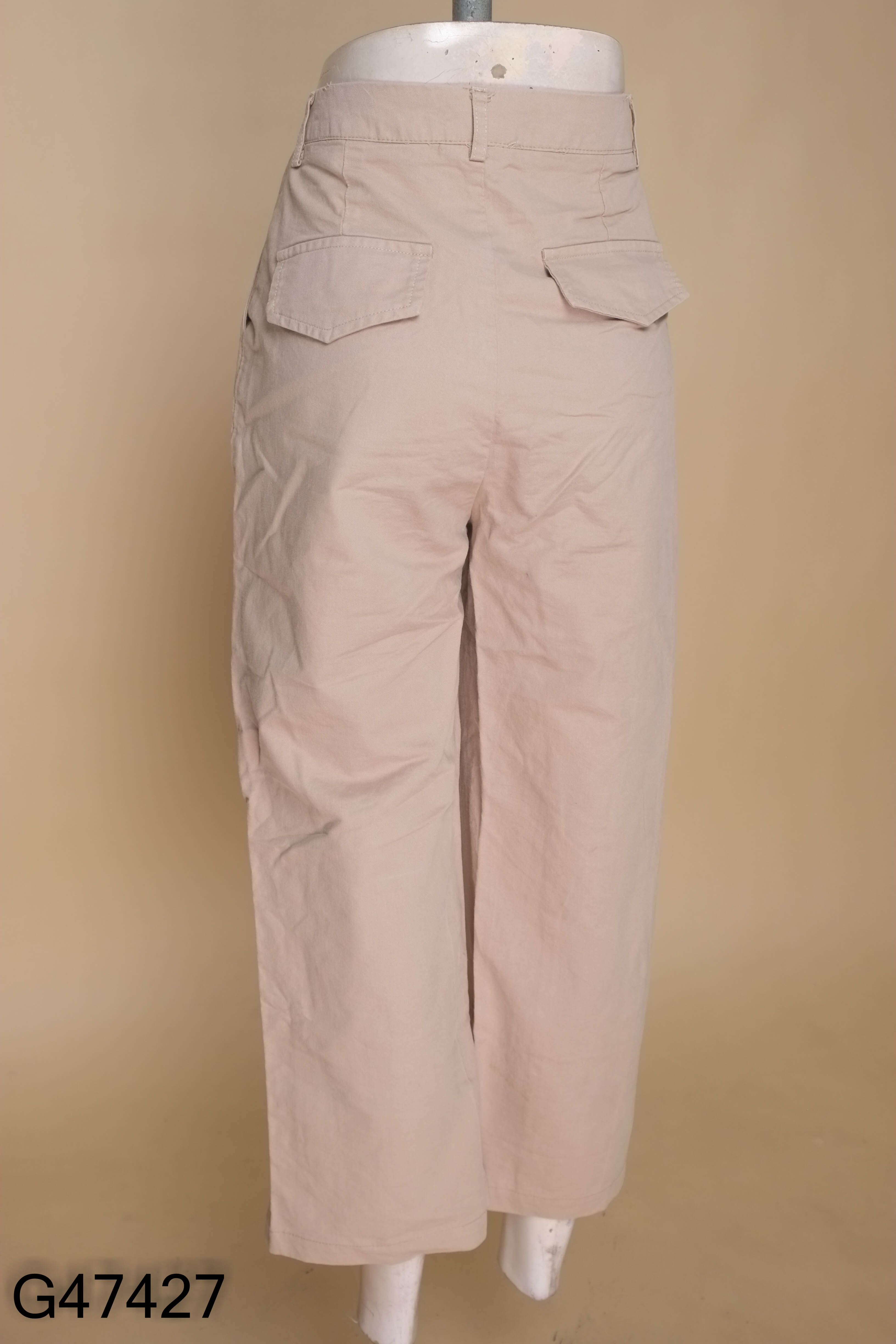 Quần kaki nâu suông