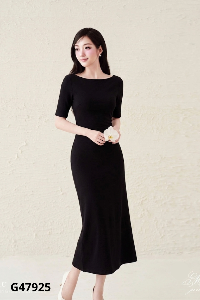 Váy đen H.I.U xoắn lưng