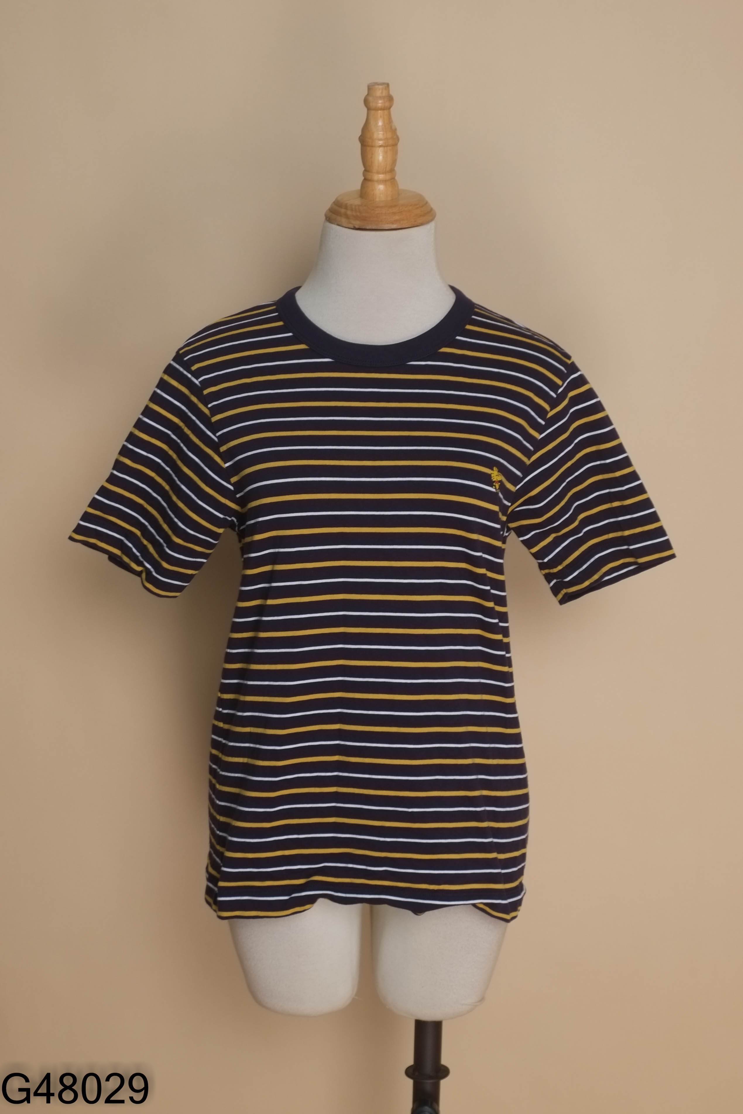 Áo xanh than UNIQLO kẻ