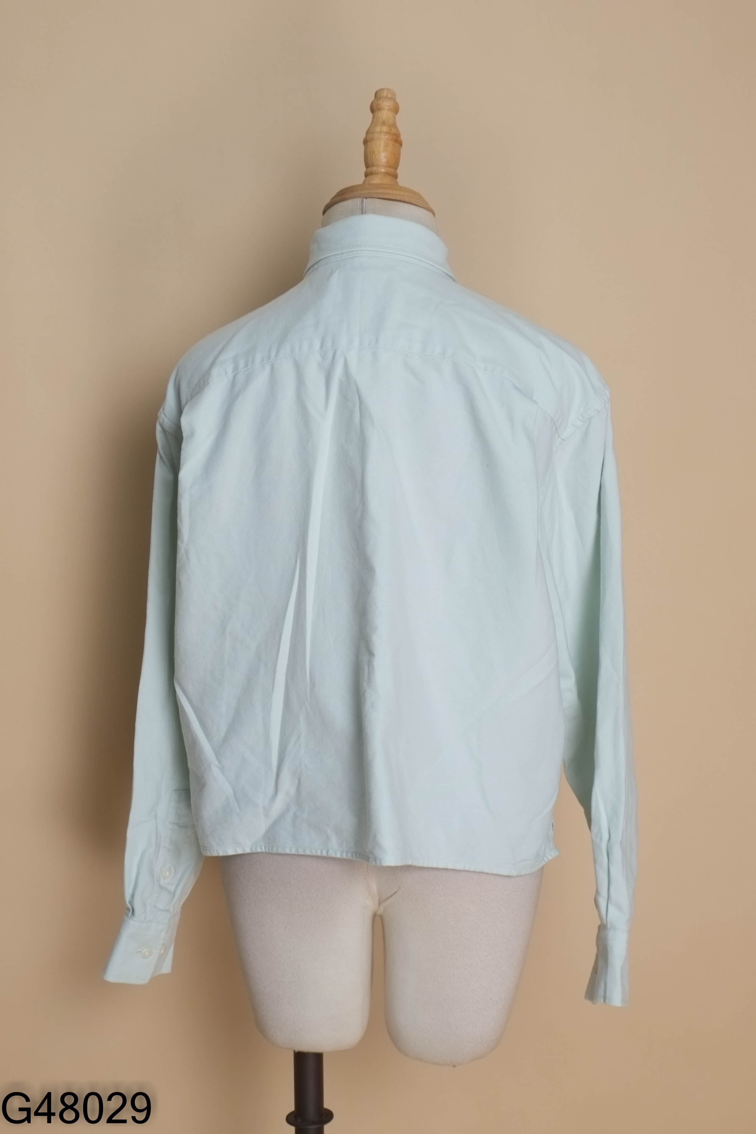 Áo sơ mi UNIQLO xanh trơn