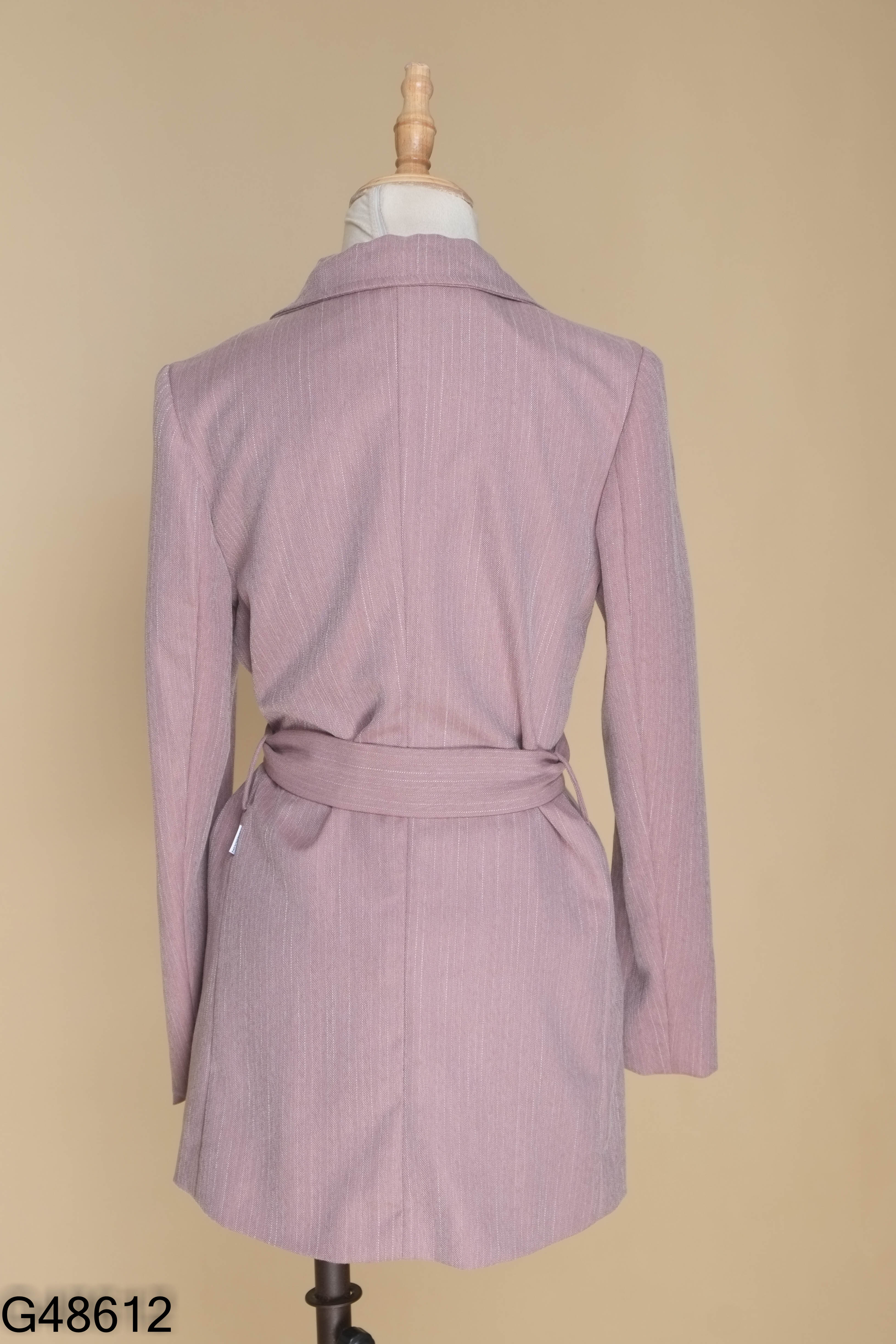 Áo blazer 20AGAIN hồng sọc kèm đai