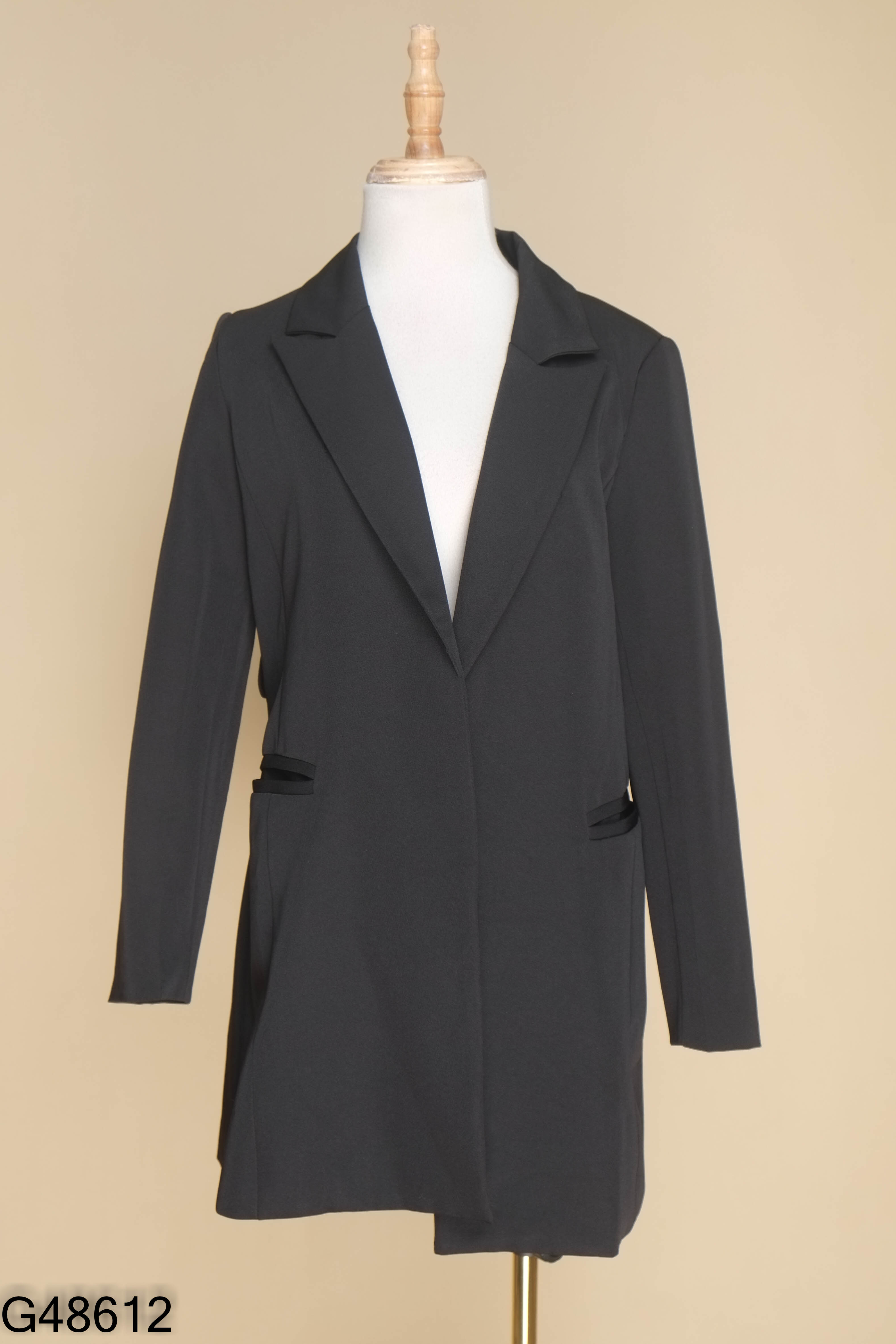 Áo blazer đen trơn dáng dài