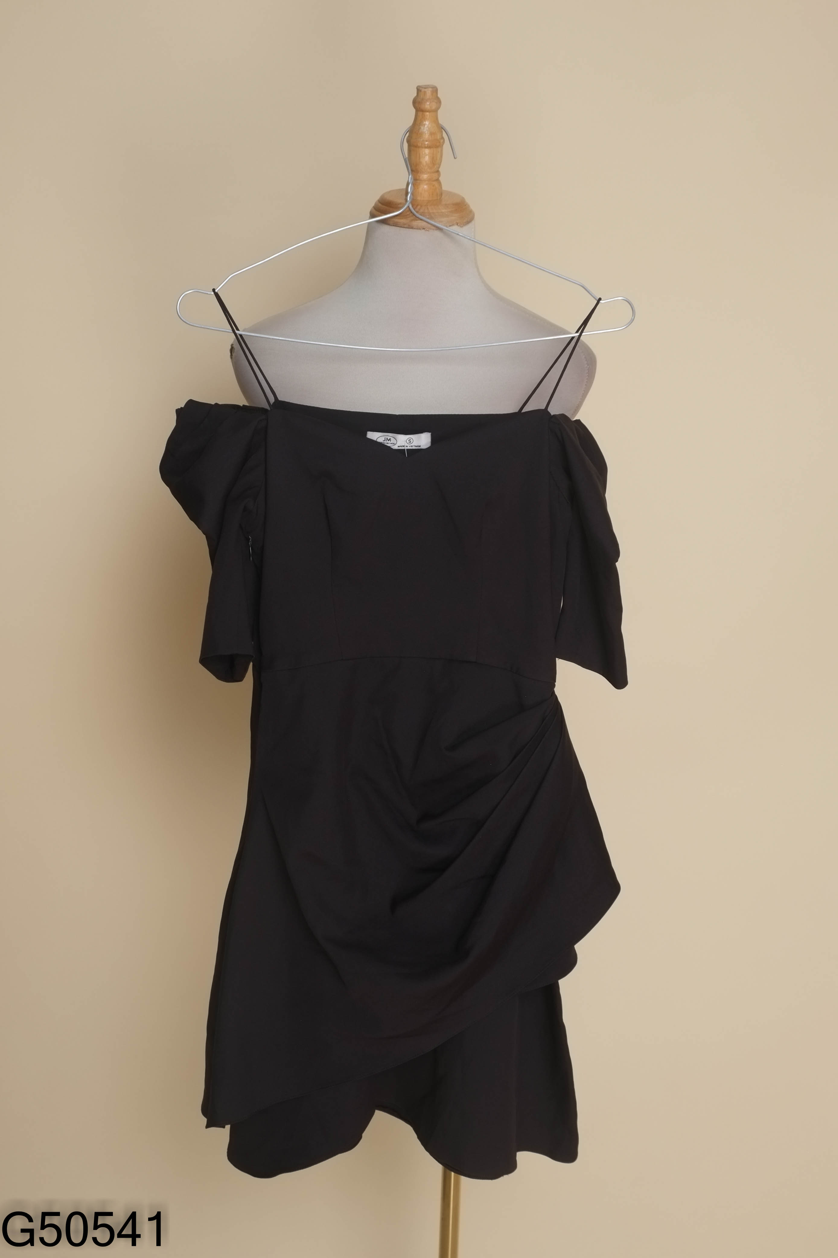 Váy JM DRESS DESIGN đen cổ vuông