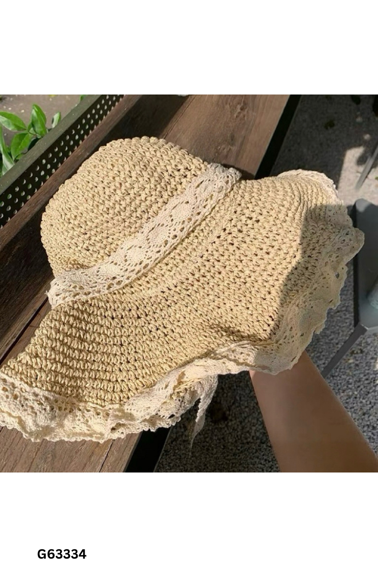 Mũ cói vành cong đi biển