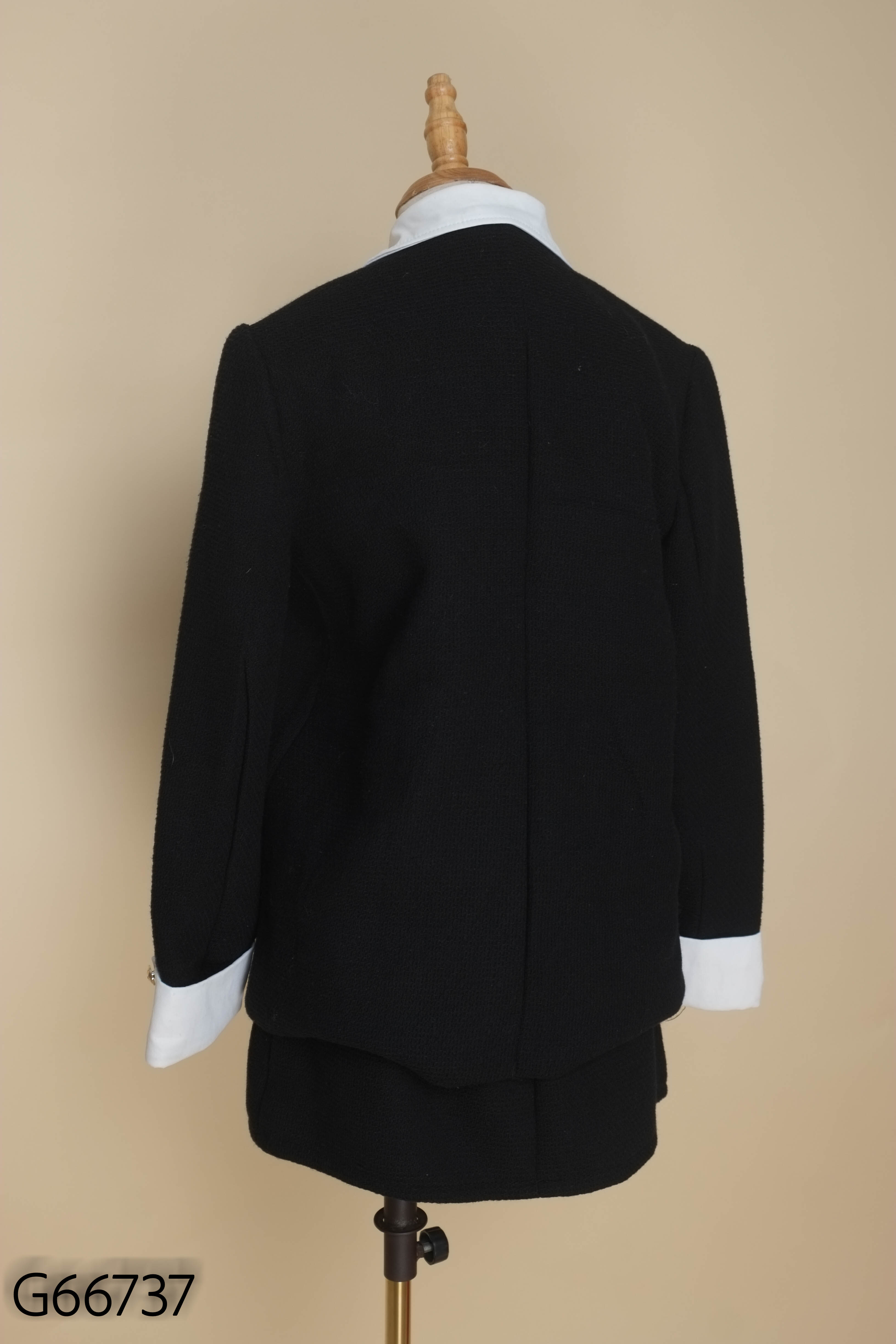 Set áo blazer + chân váy đen trơn