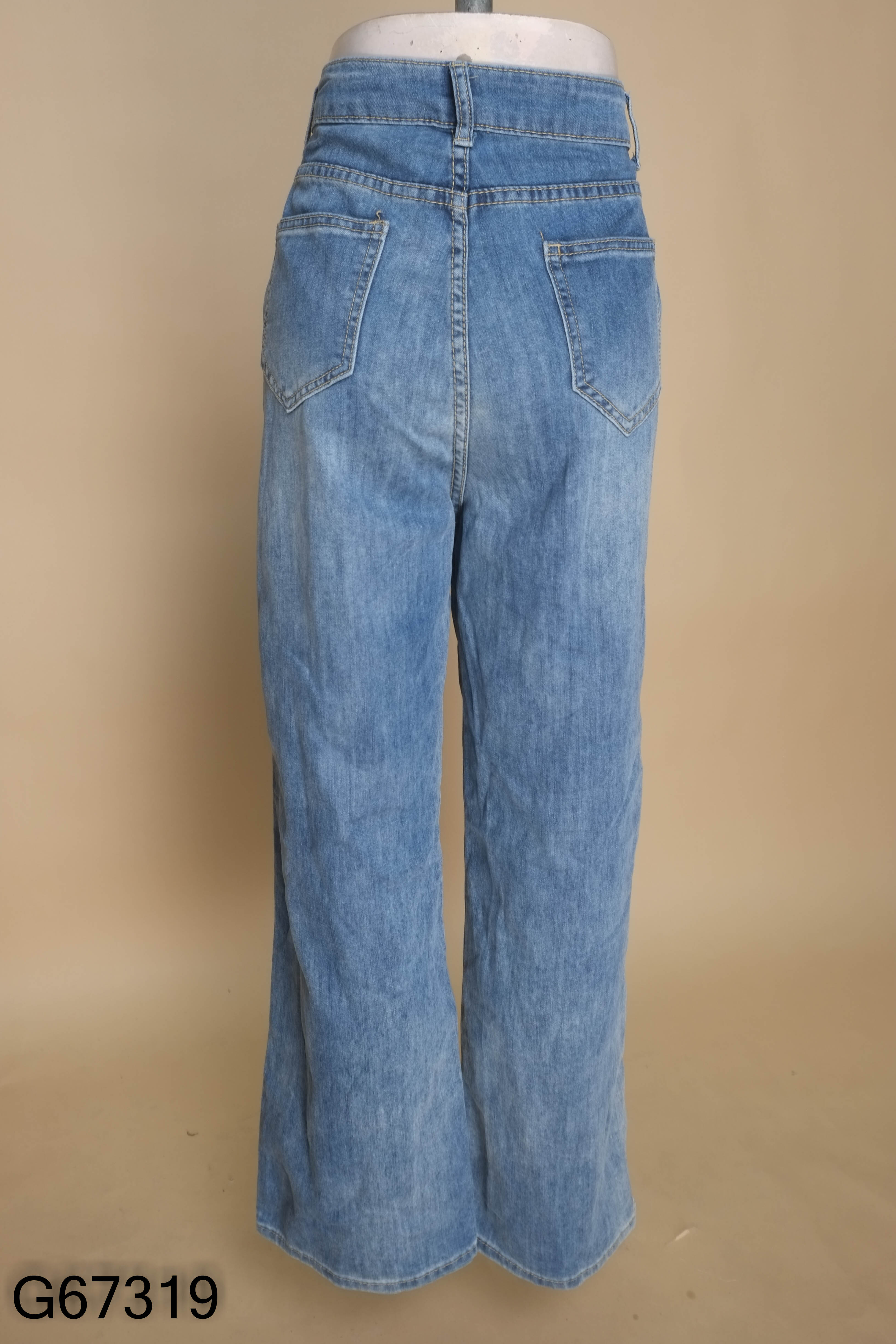 Quần jeans xanh ống rộng trơn