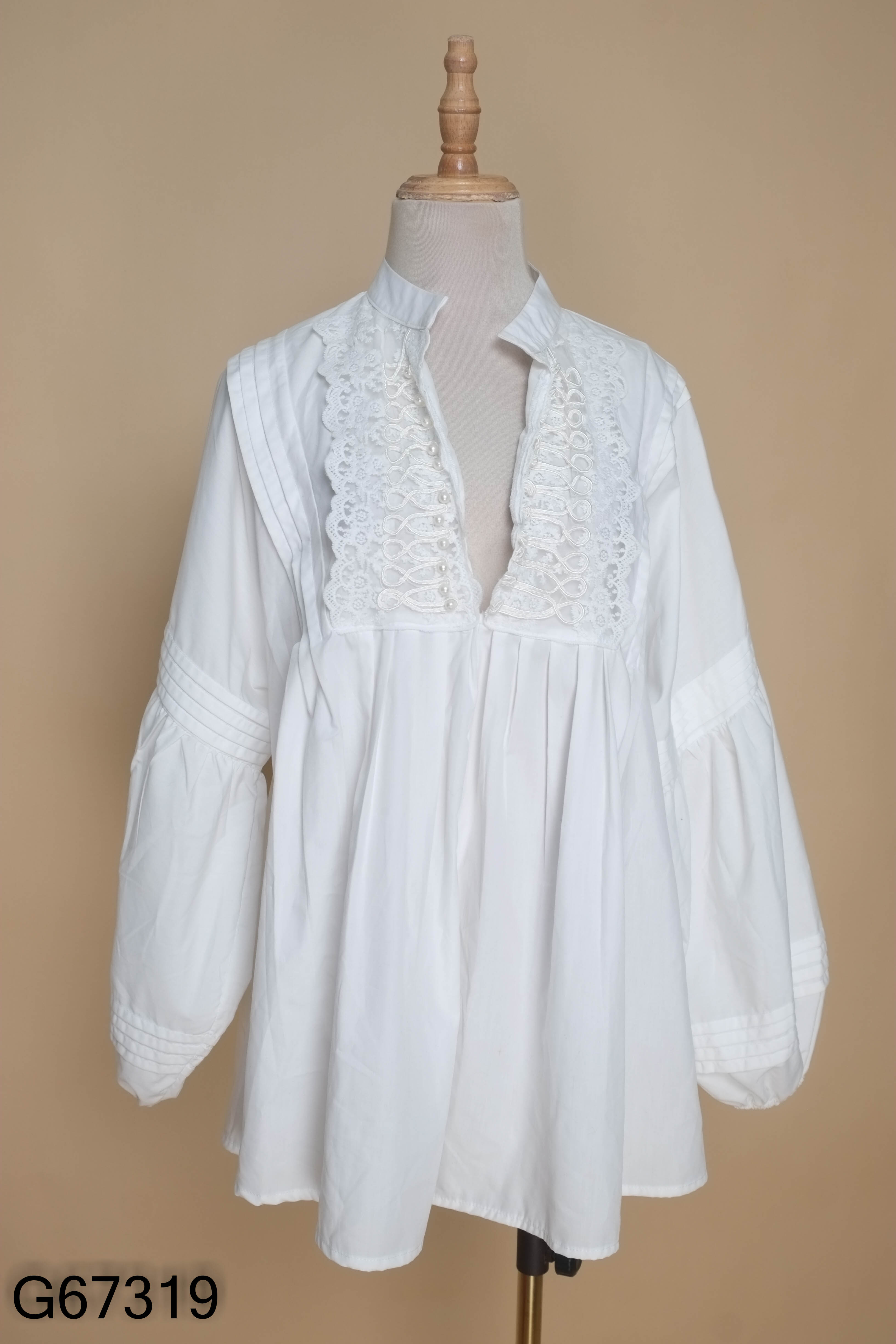 Áo babydoll trắng họa tiết ren gấp ly