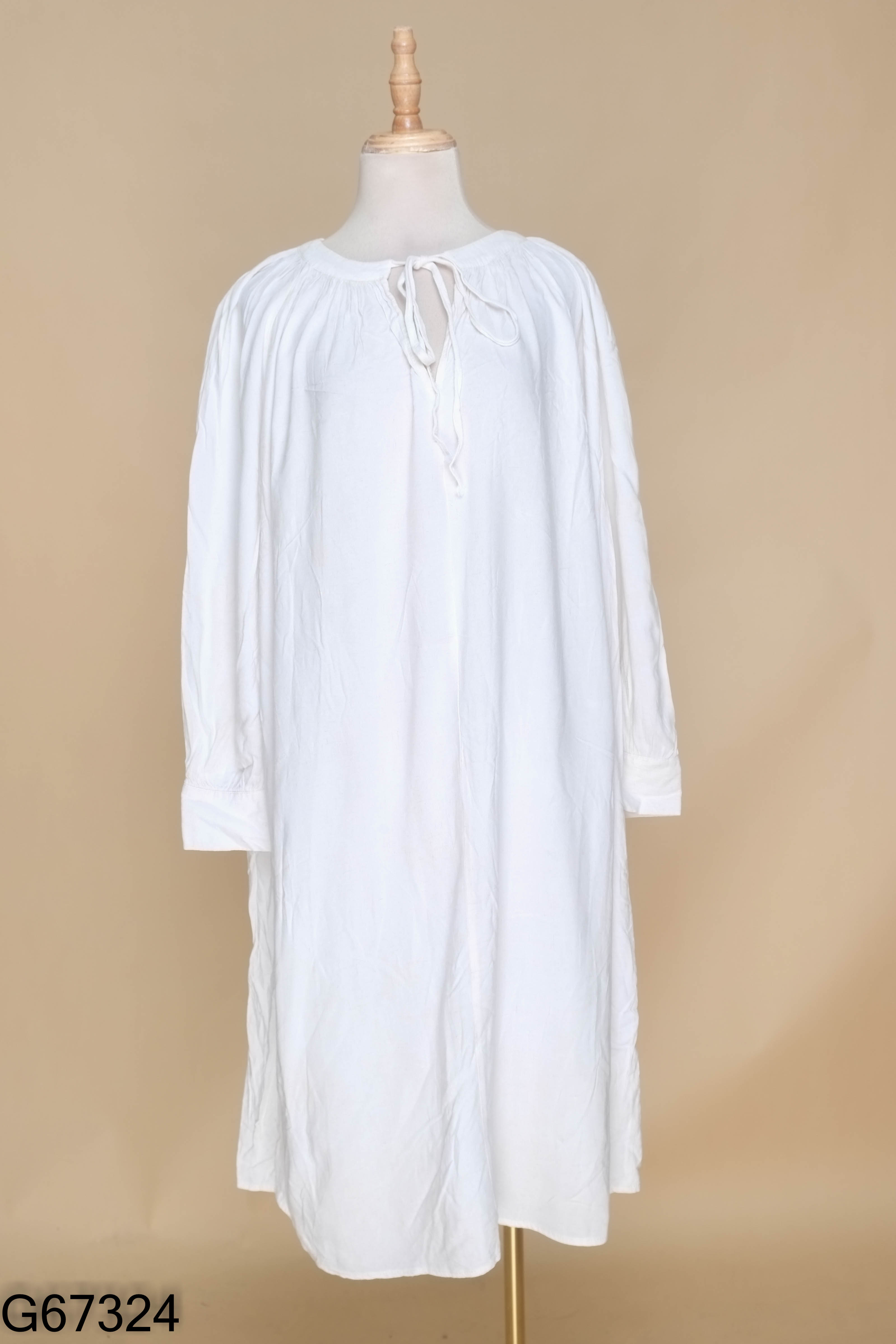 Váy linen trắng suông