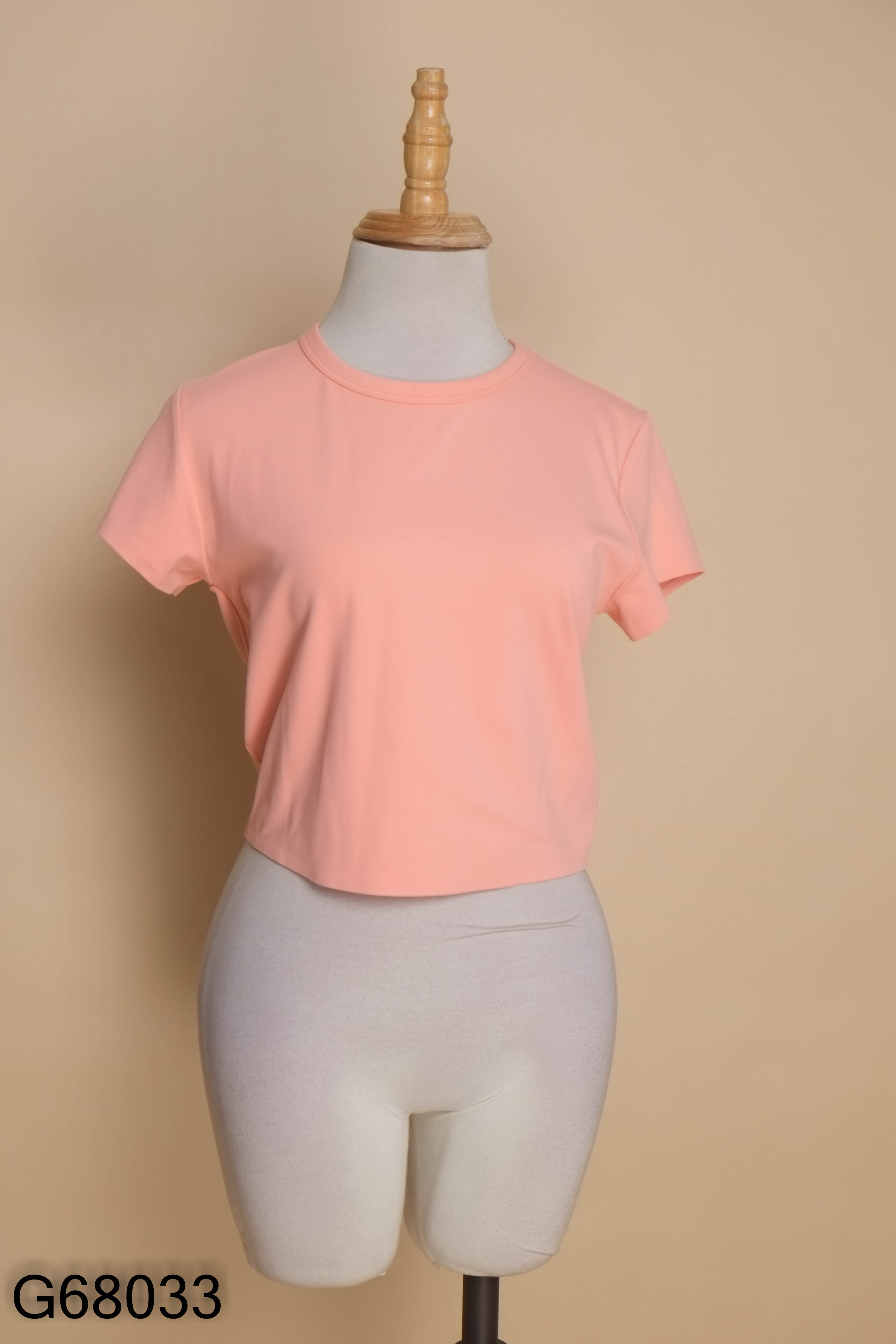 Áo thun hồng UNIQLO dáng lửng